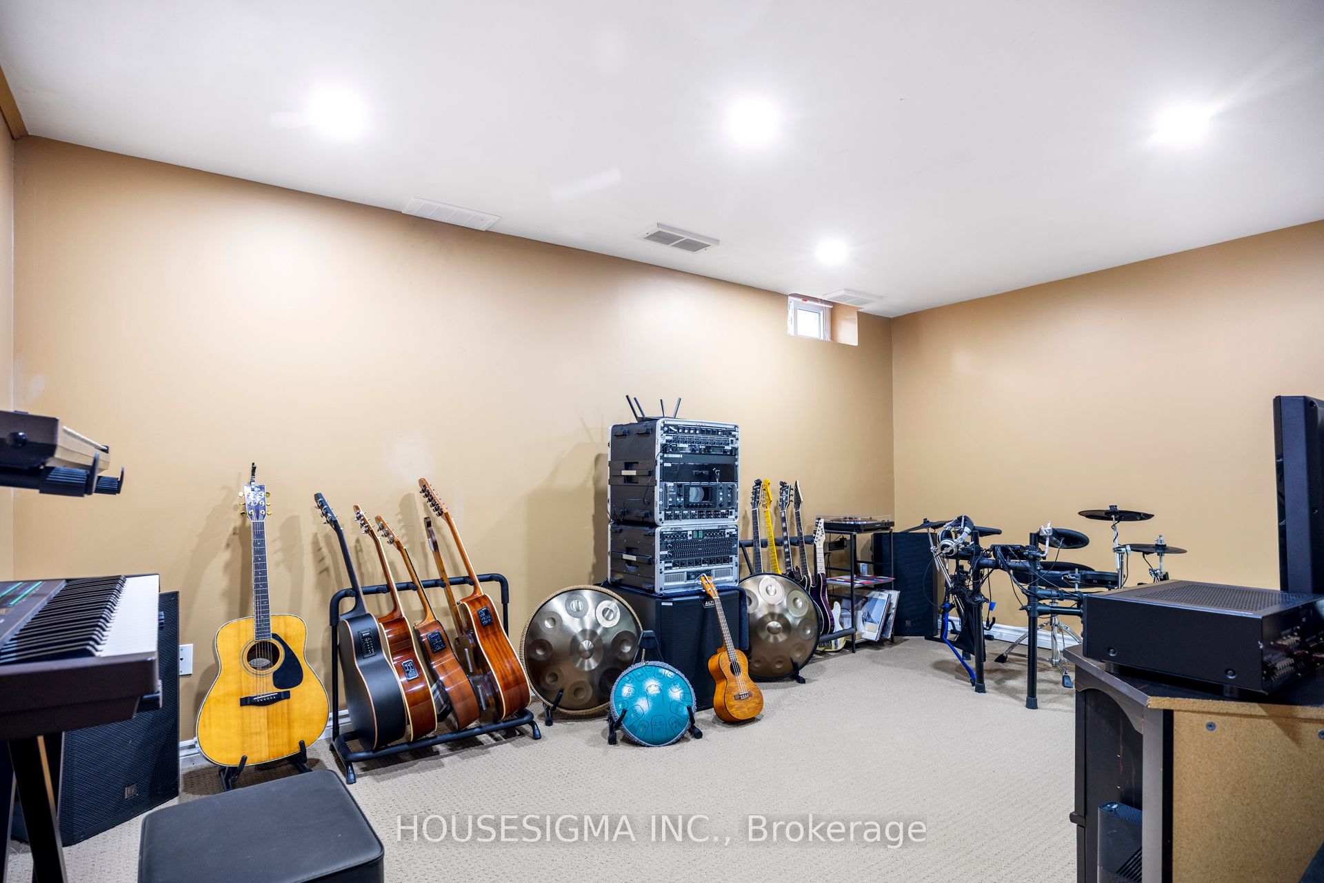 18 Jennifer Gardens Property Photo 28