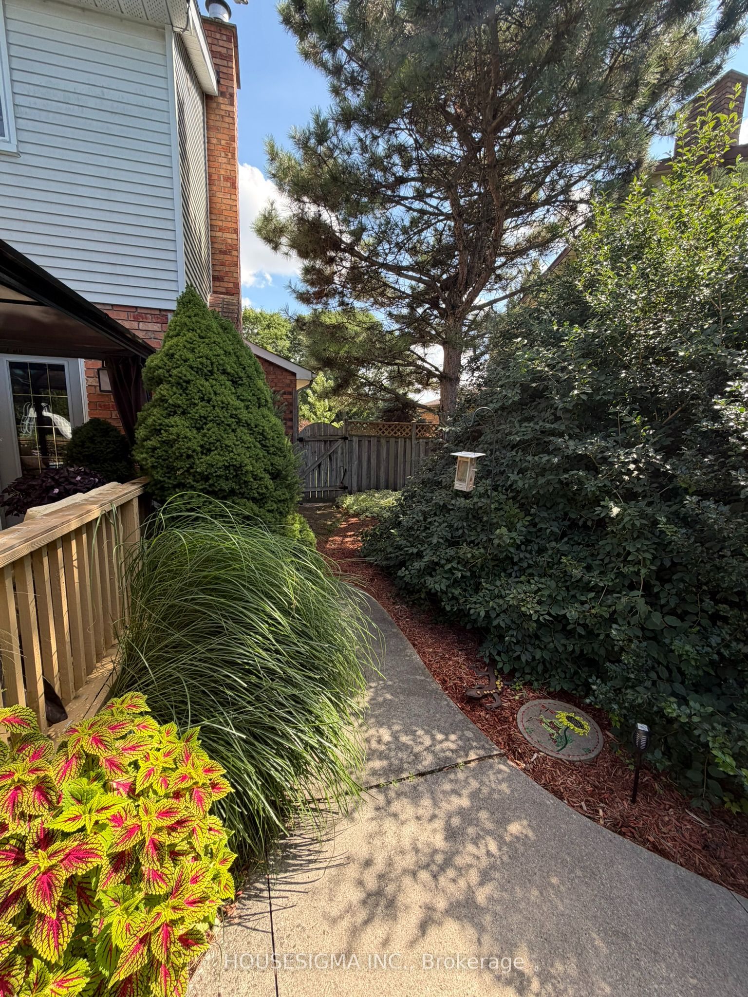 18 Jennifer Gardens Property Photo 35