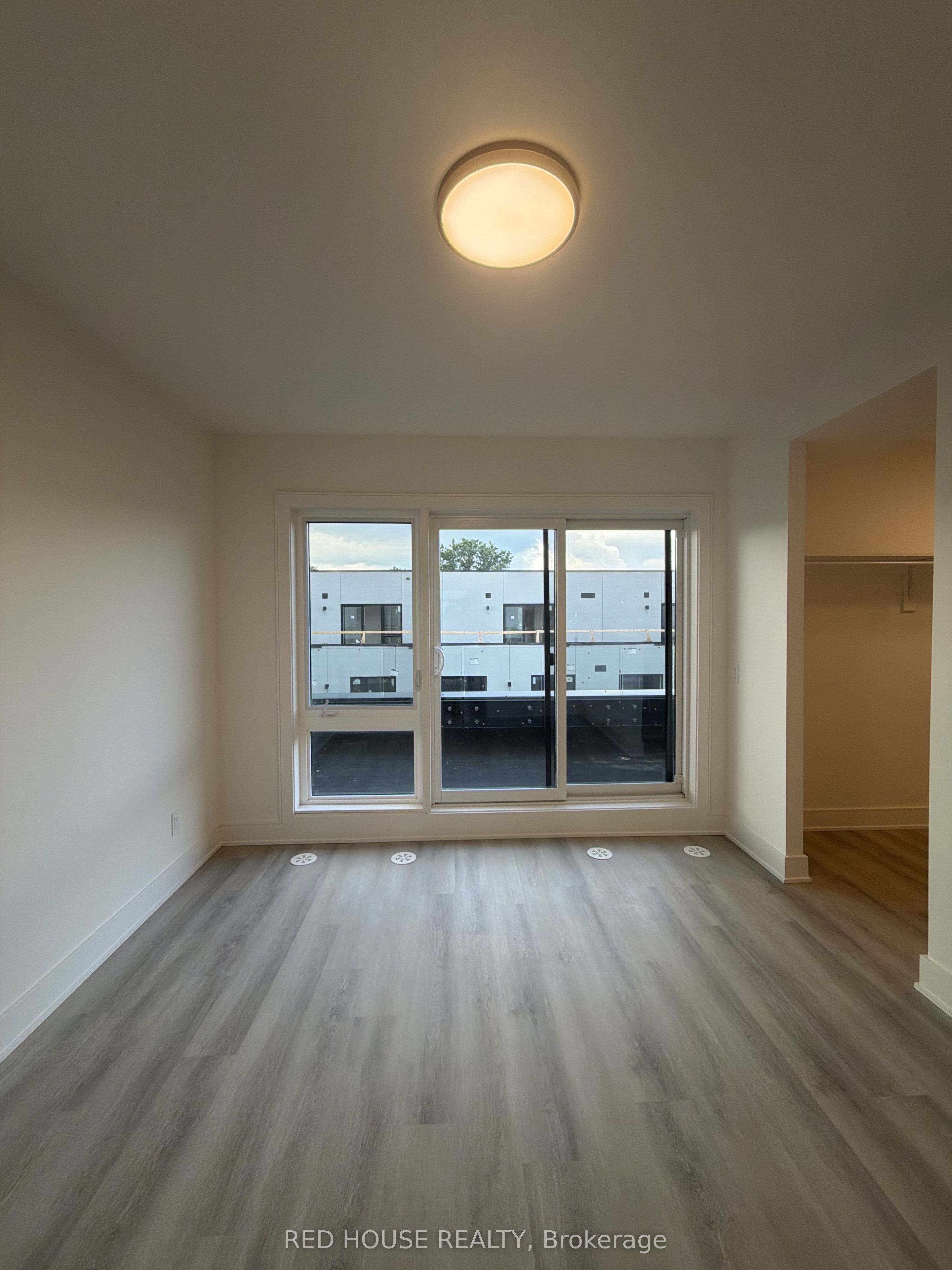 69 Everett Common Property Photo 16