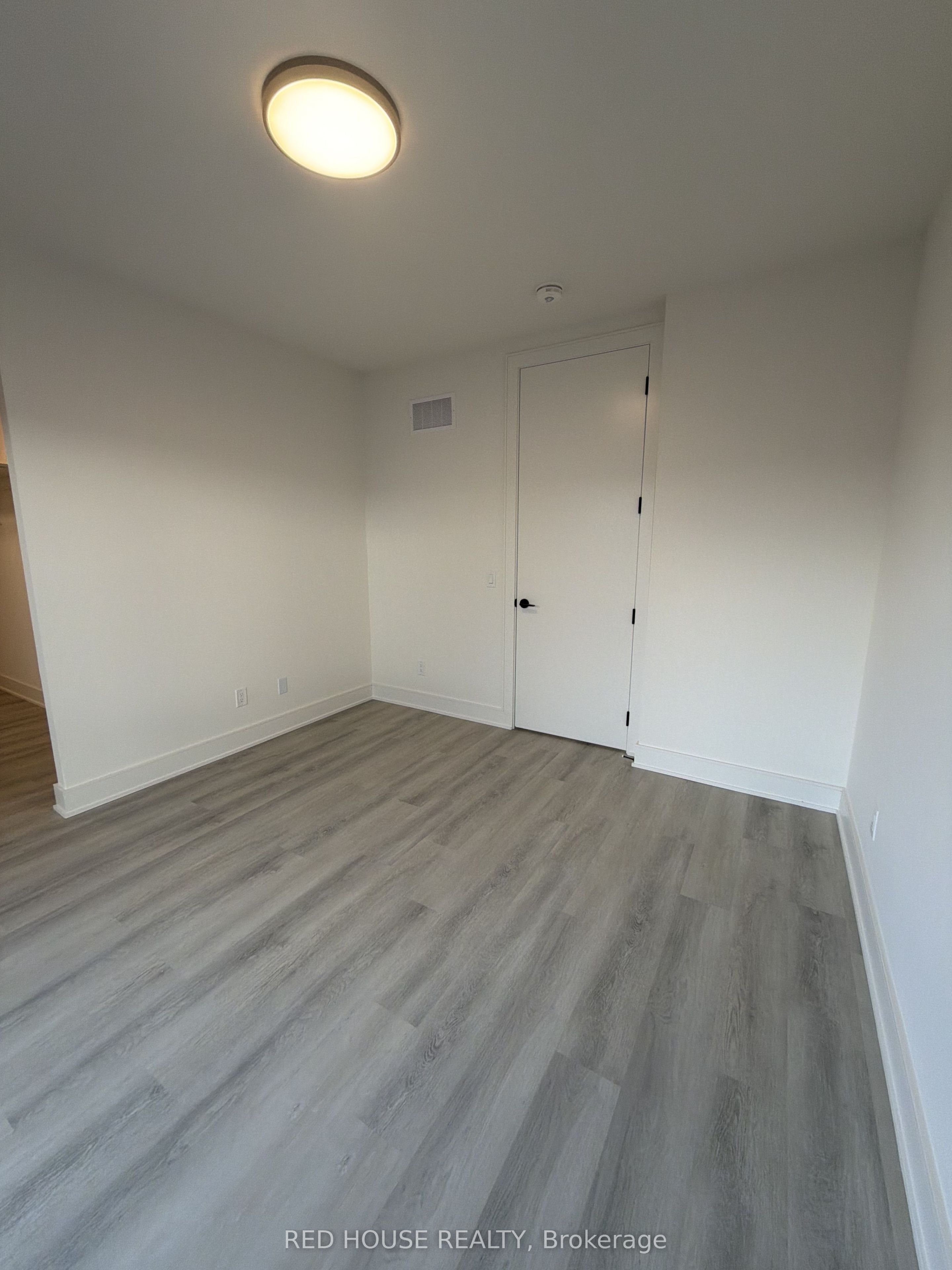69 Everett Common Property Photo 17