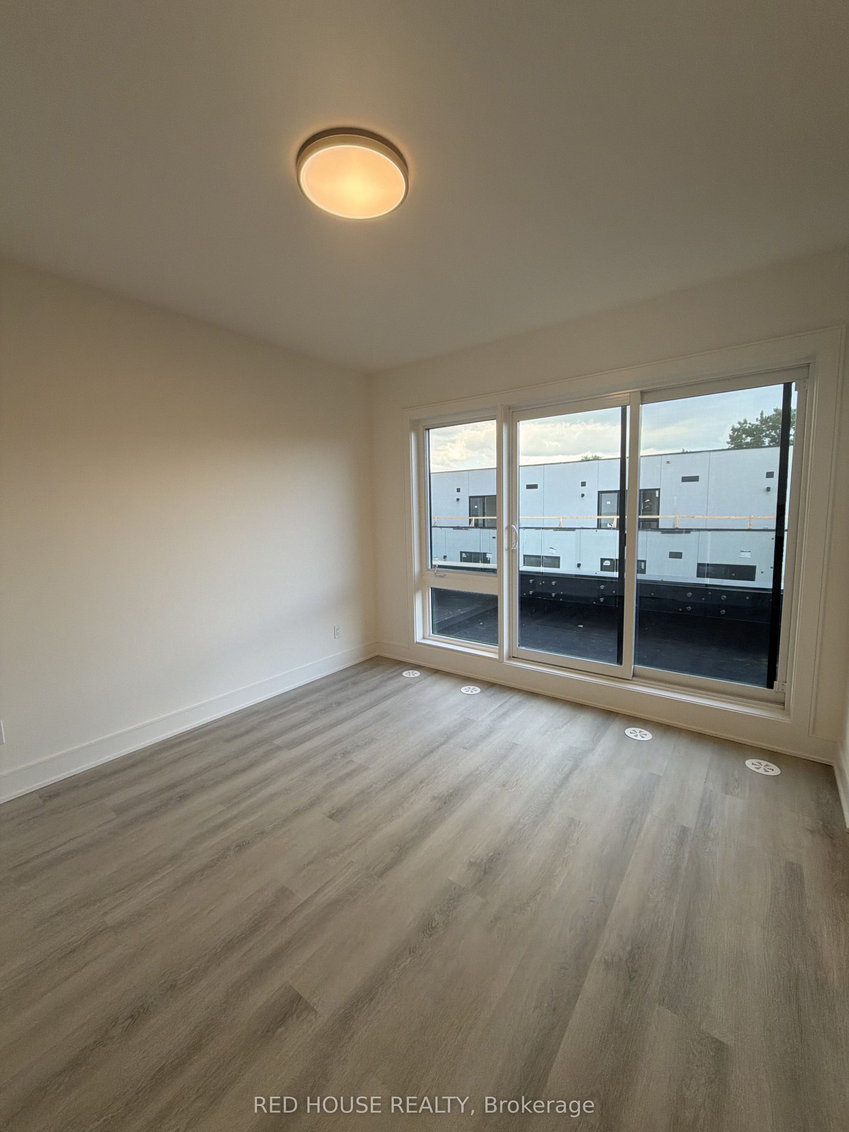 69 Everett Common Property Photo 18
