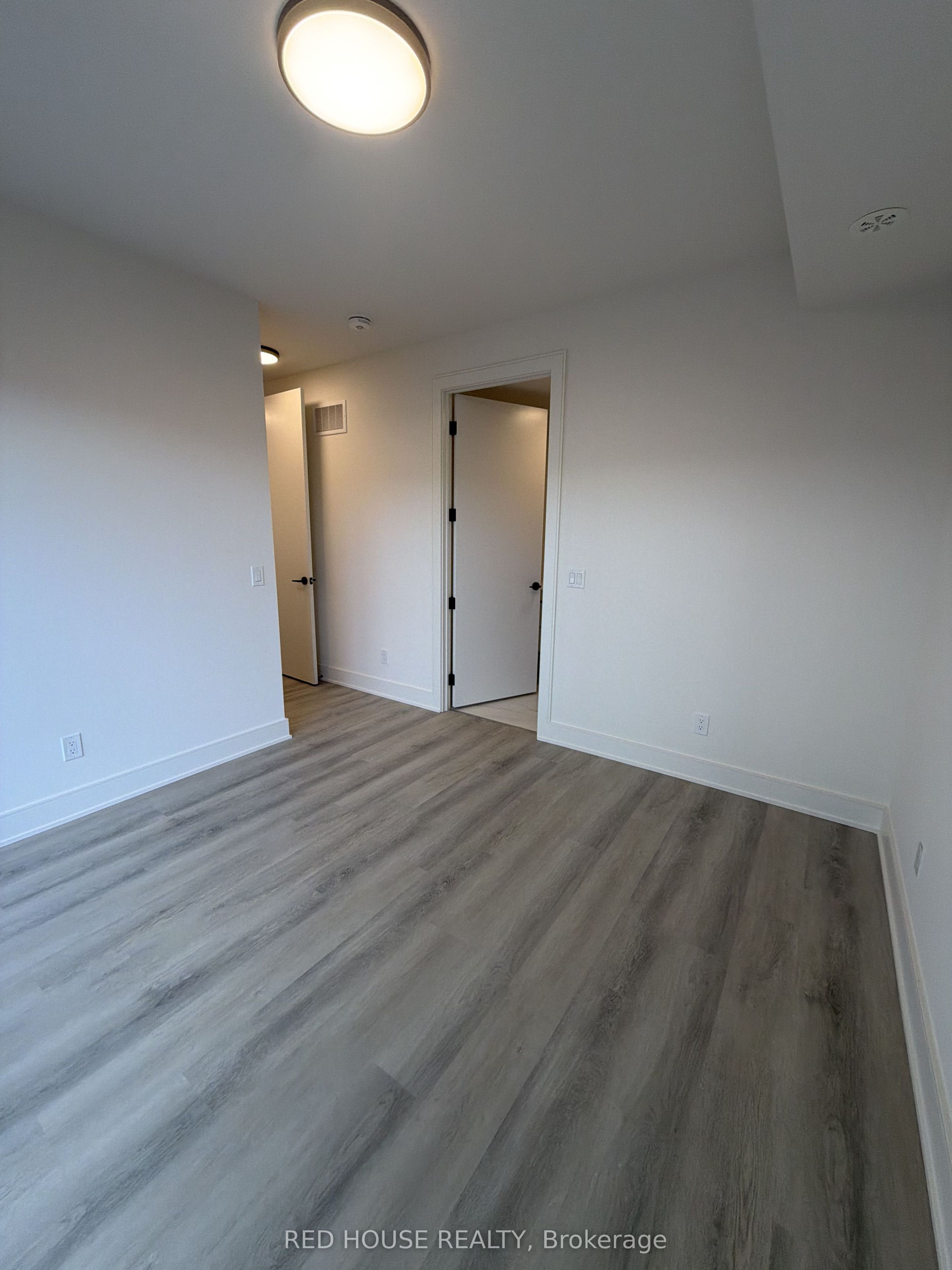 69 Everett Common Property Photo 30