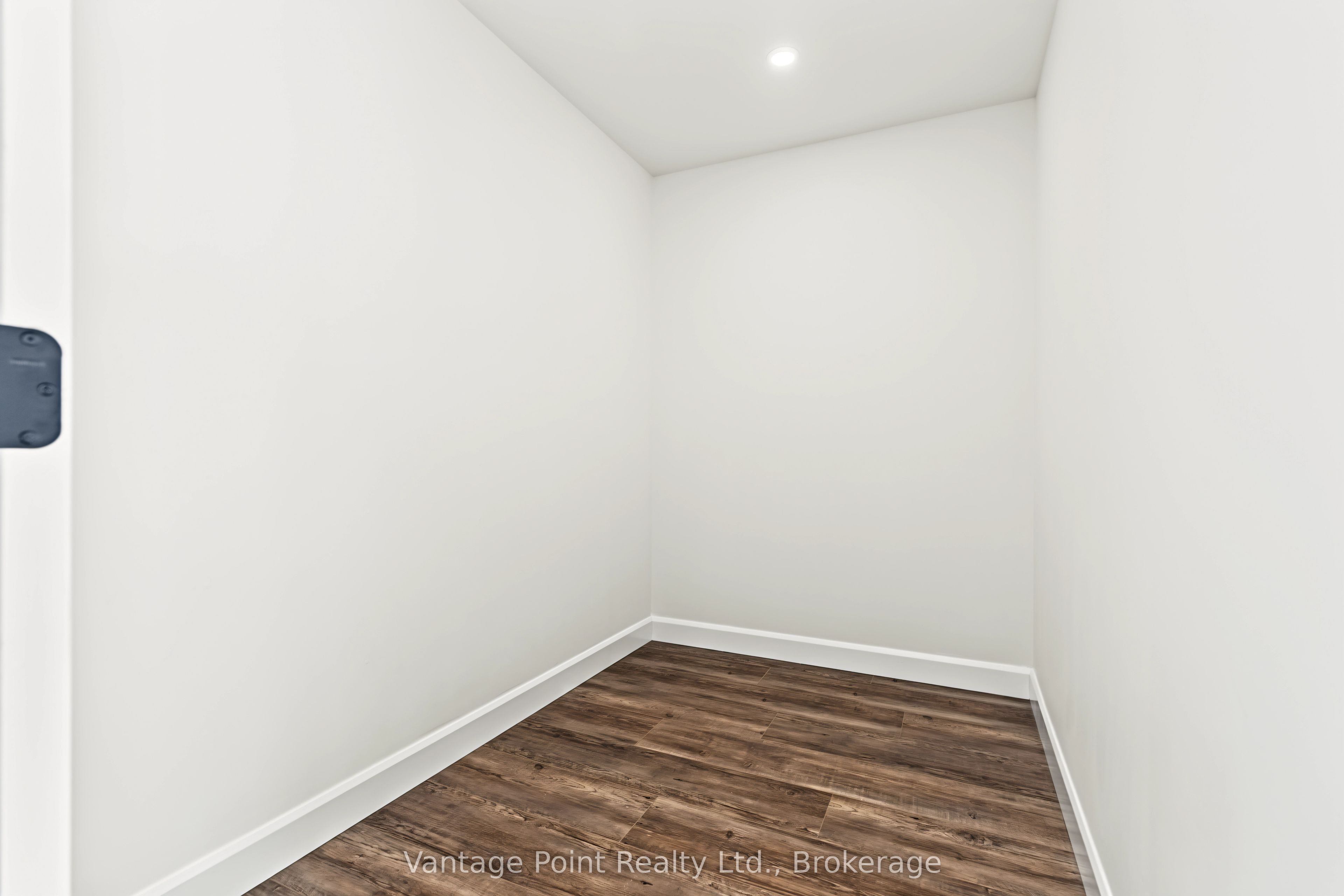 307 1st Avenue S Property Photo 31