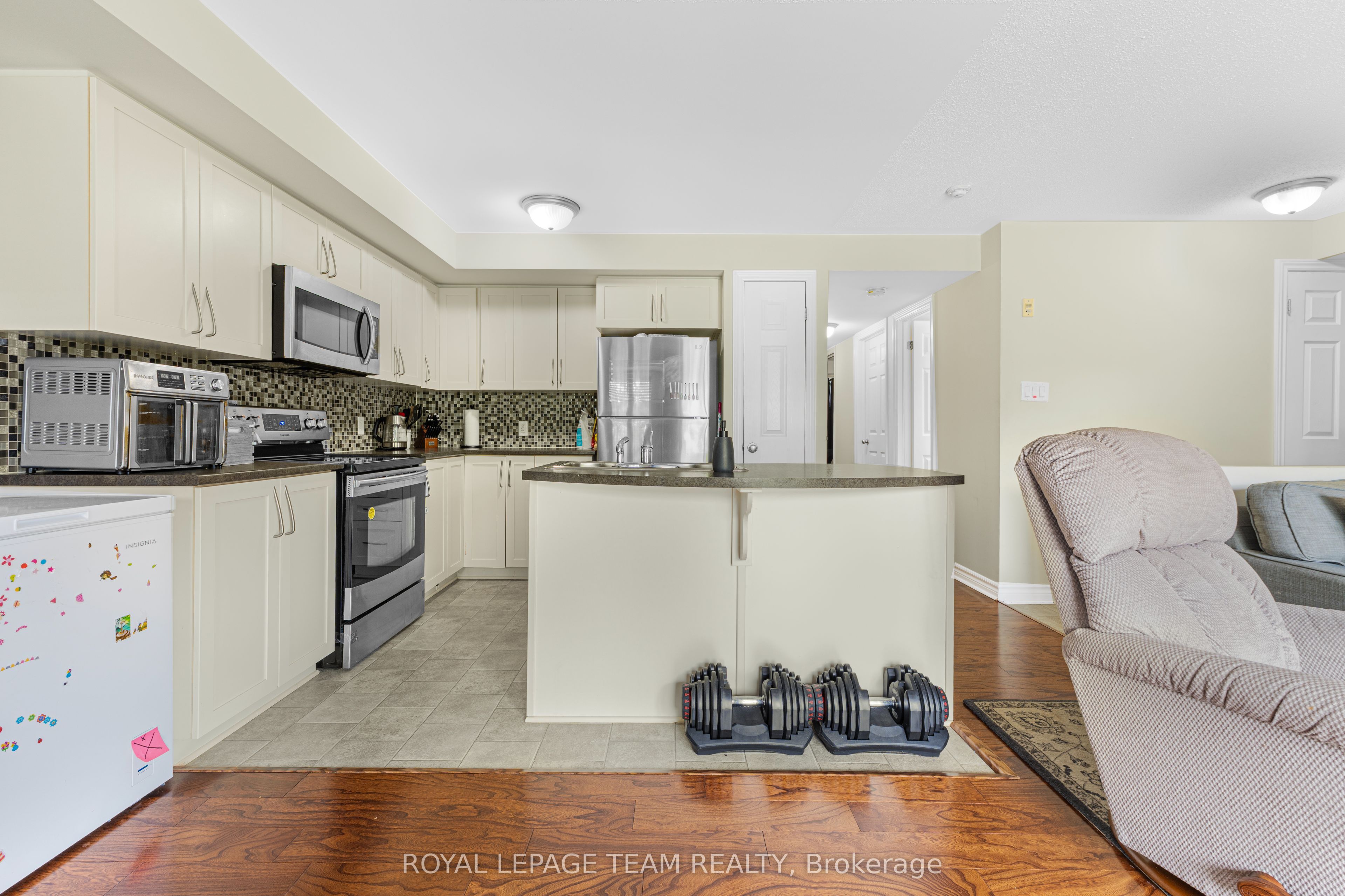 313 Cresthaven Drive 6 Property Photo 13