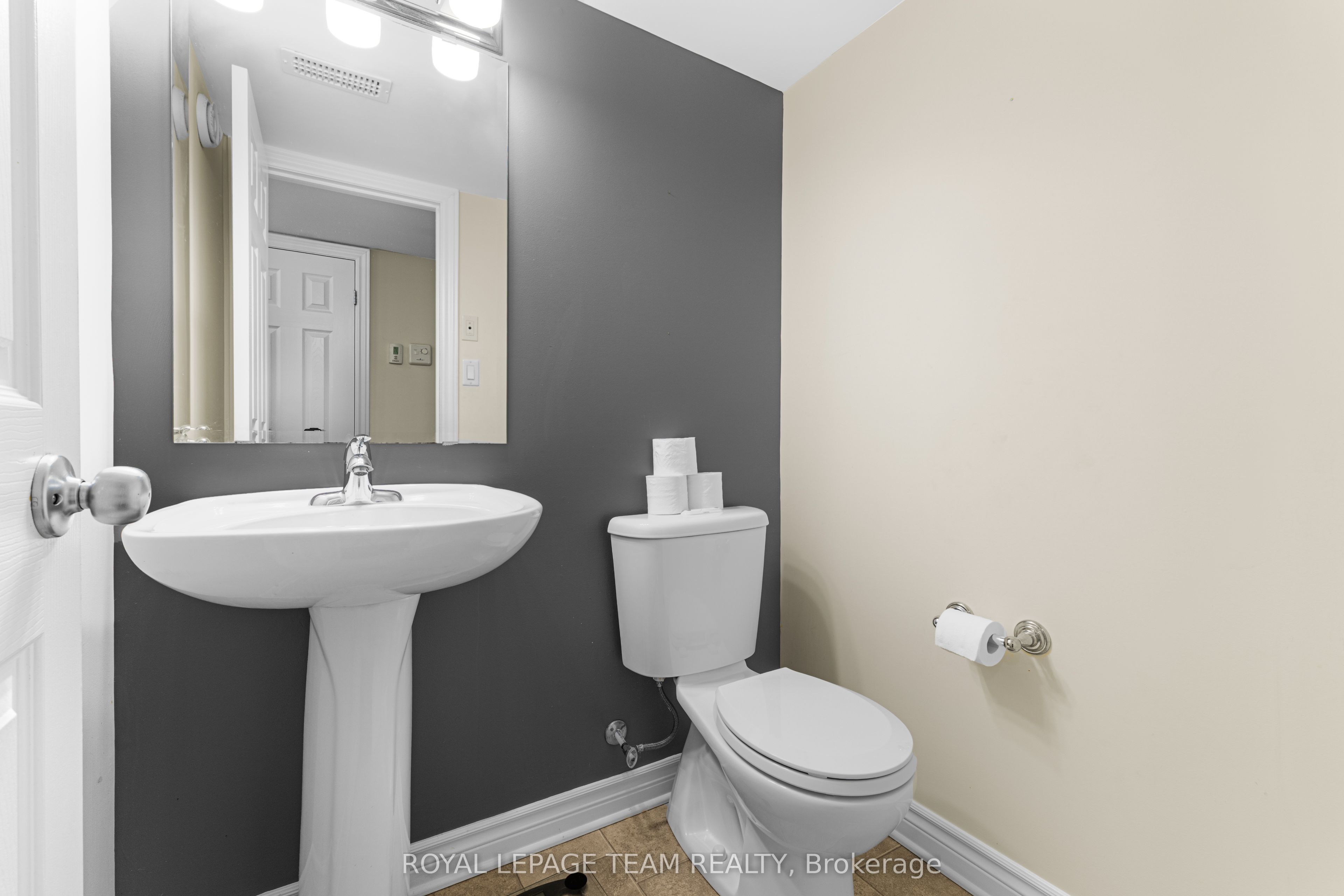 313 Cresthaven Drive 6 Property Photo 15