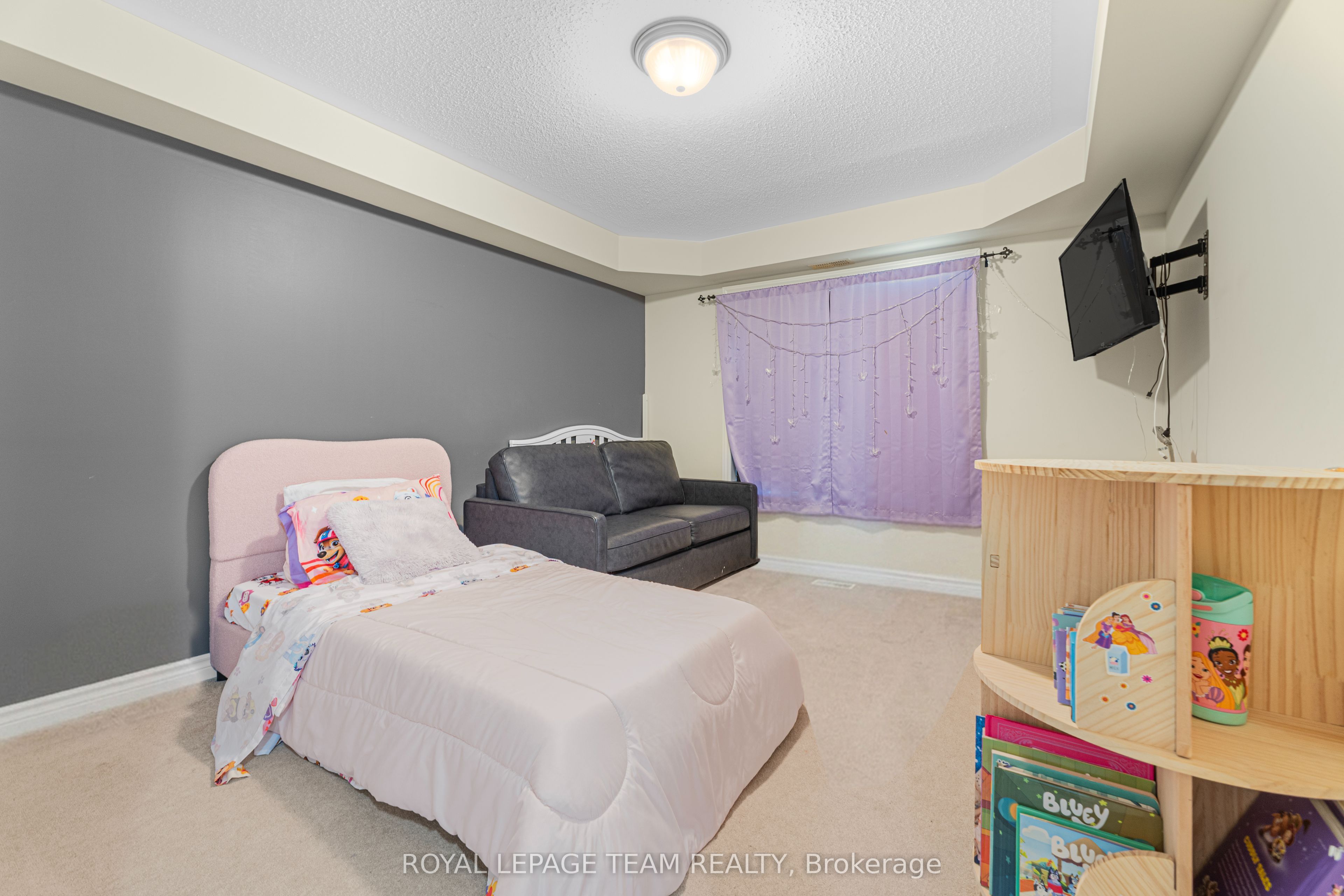 313 Cresthaven Drive 6 Property Photo 23