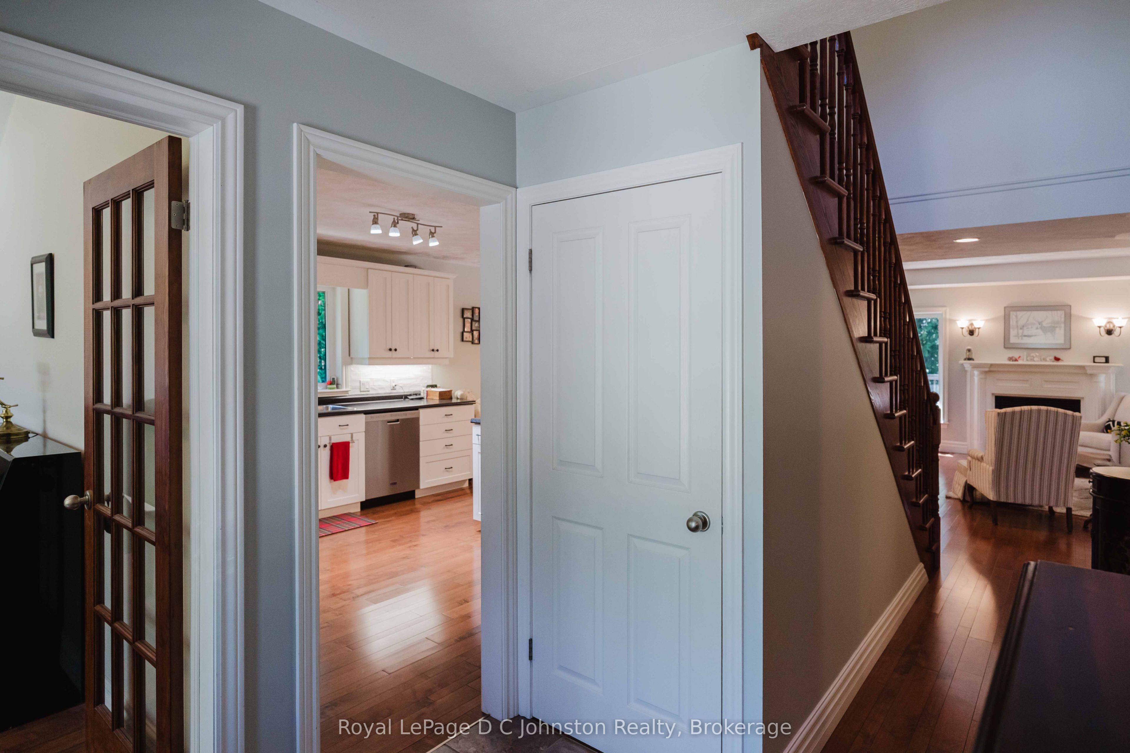 482 Creekwood Drive Property Photo 6