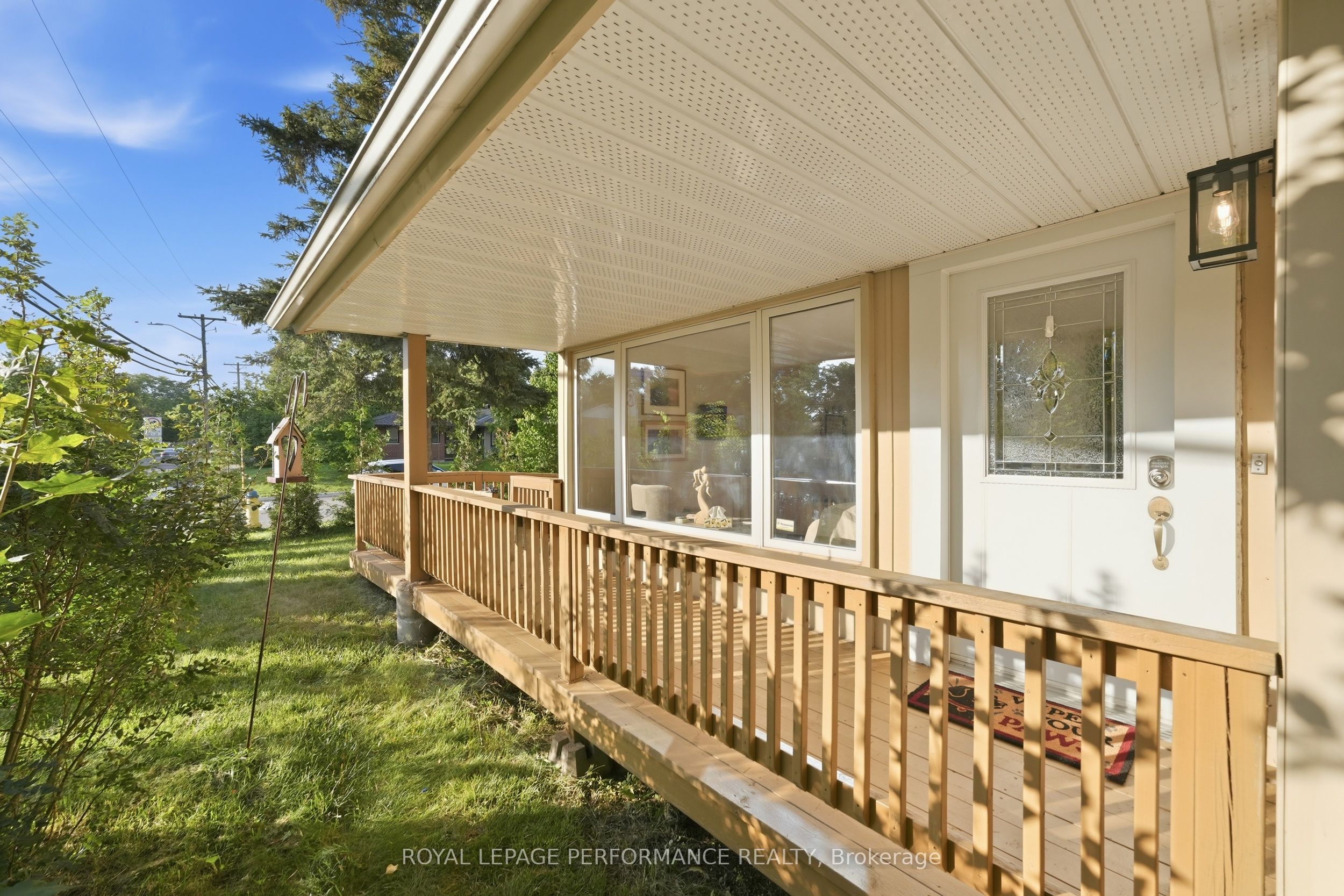 3149 Southmore Drive E Property Photo 2