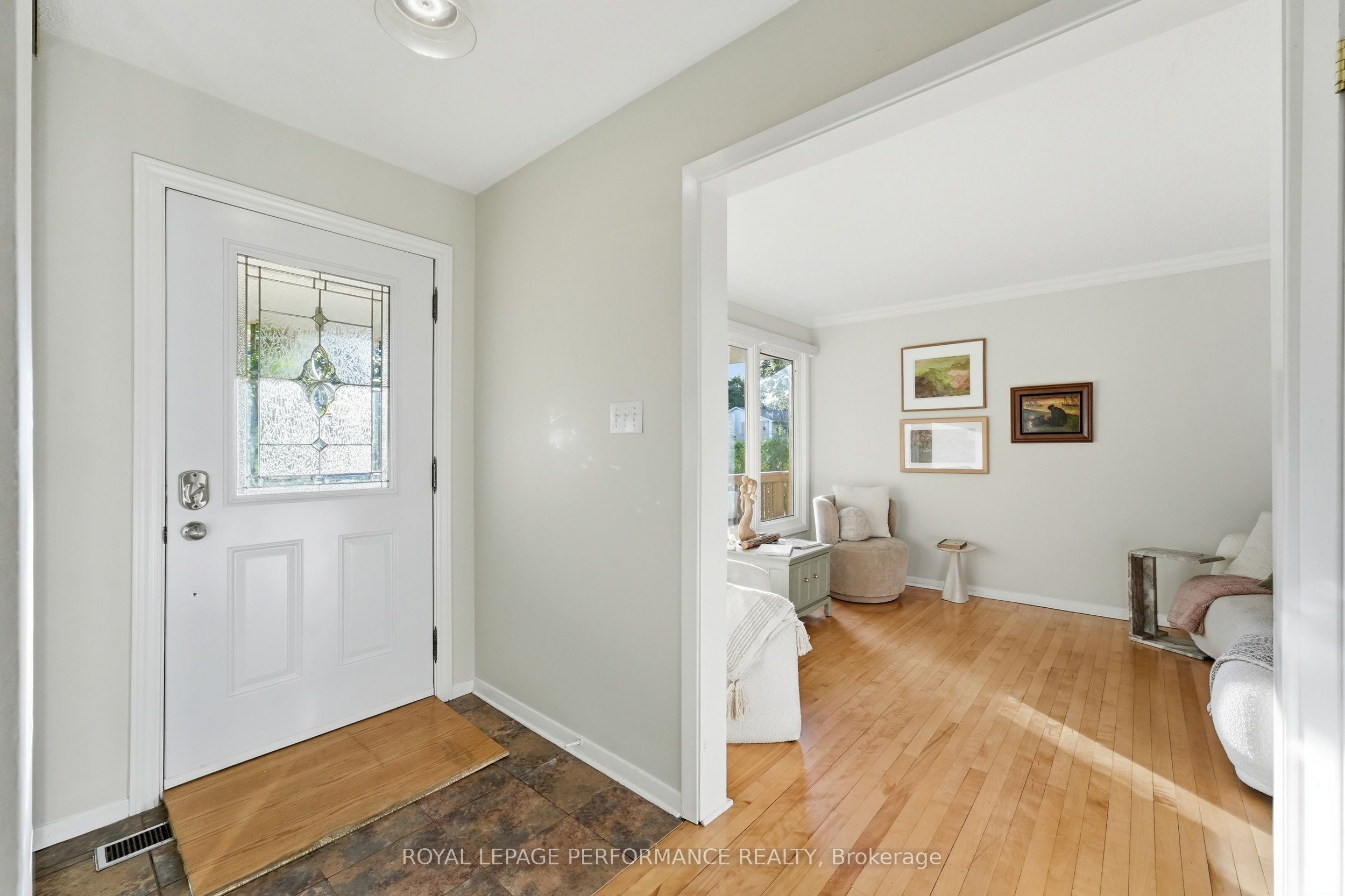 3149 Southmore Drive E Property Photo 4