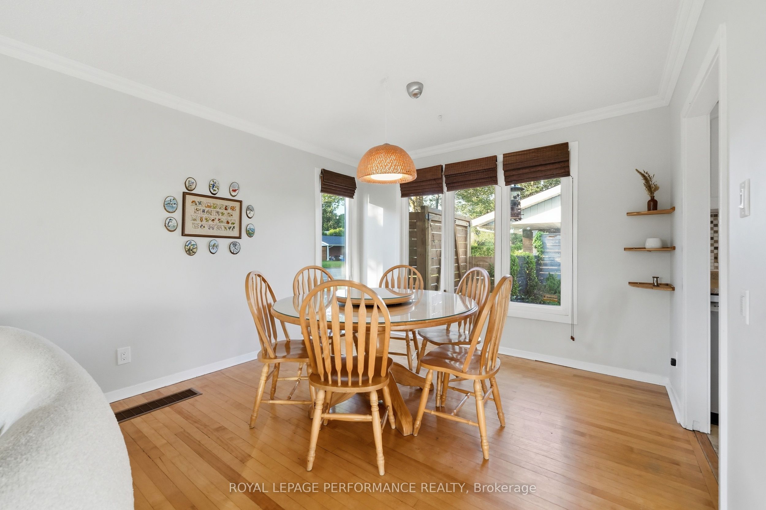 3149 Southmore Drive E Property Photo 6