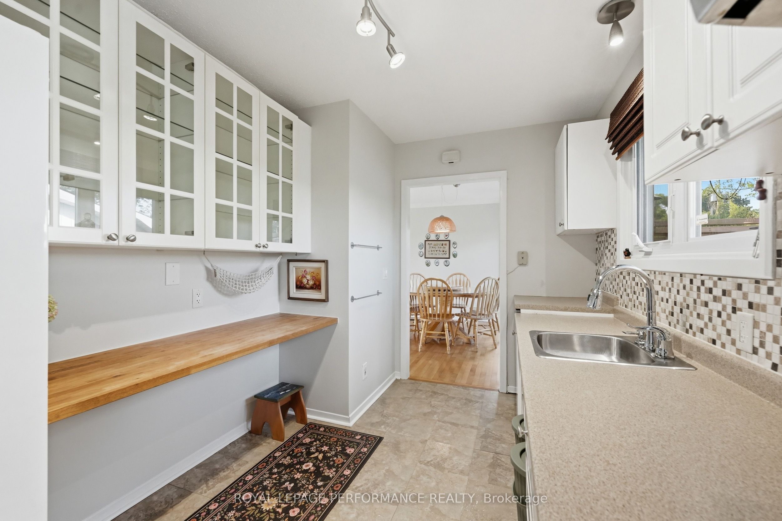 3149 Southmore Drive E Property Photo 9