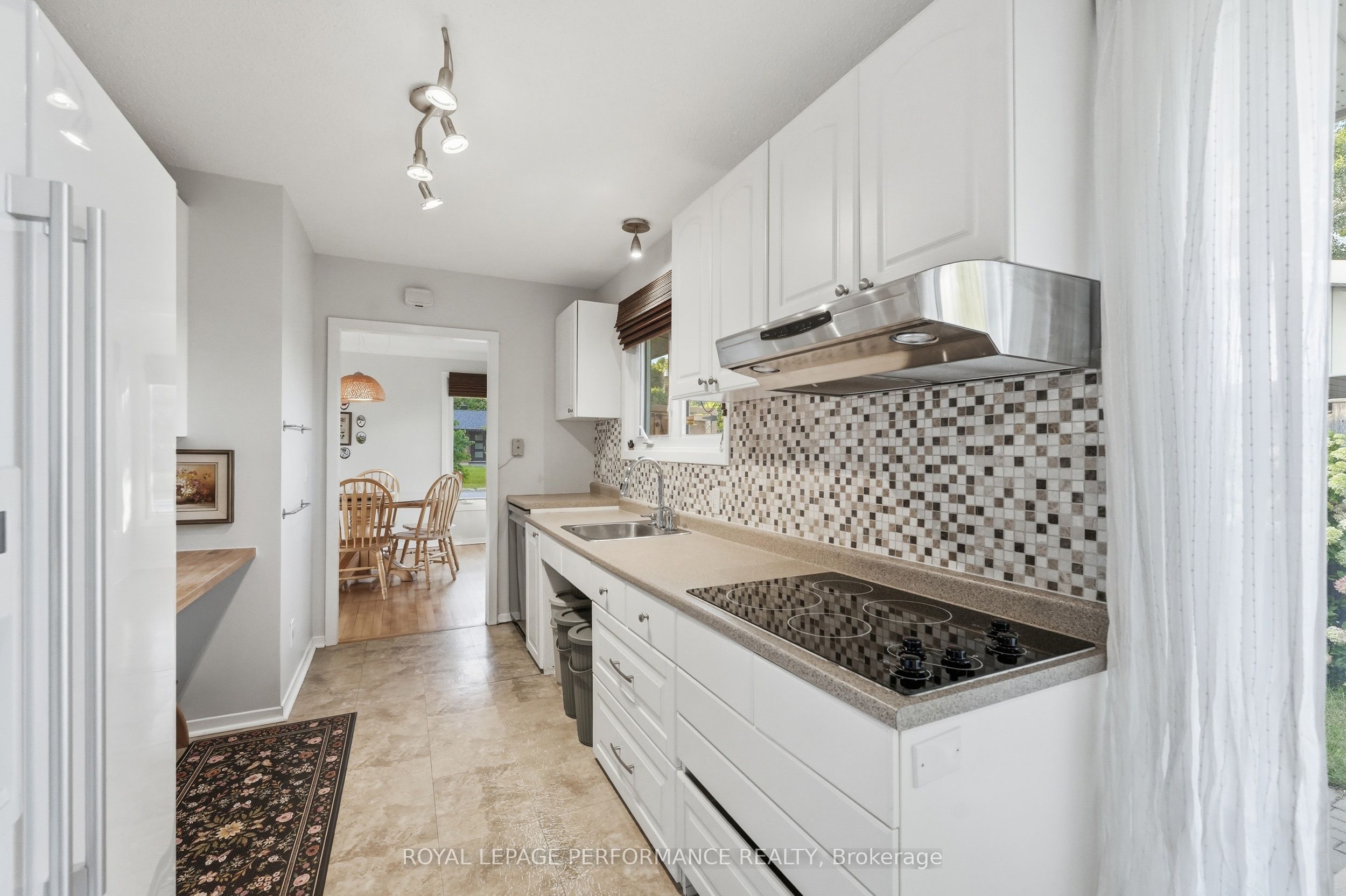 3149 Southmore Drive E Property Photo 10