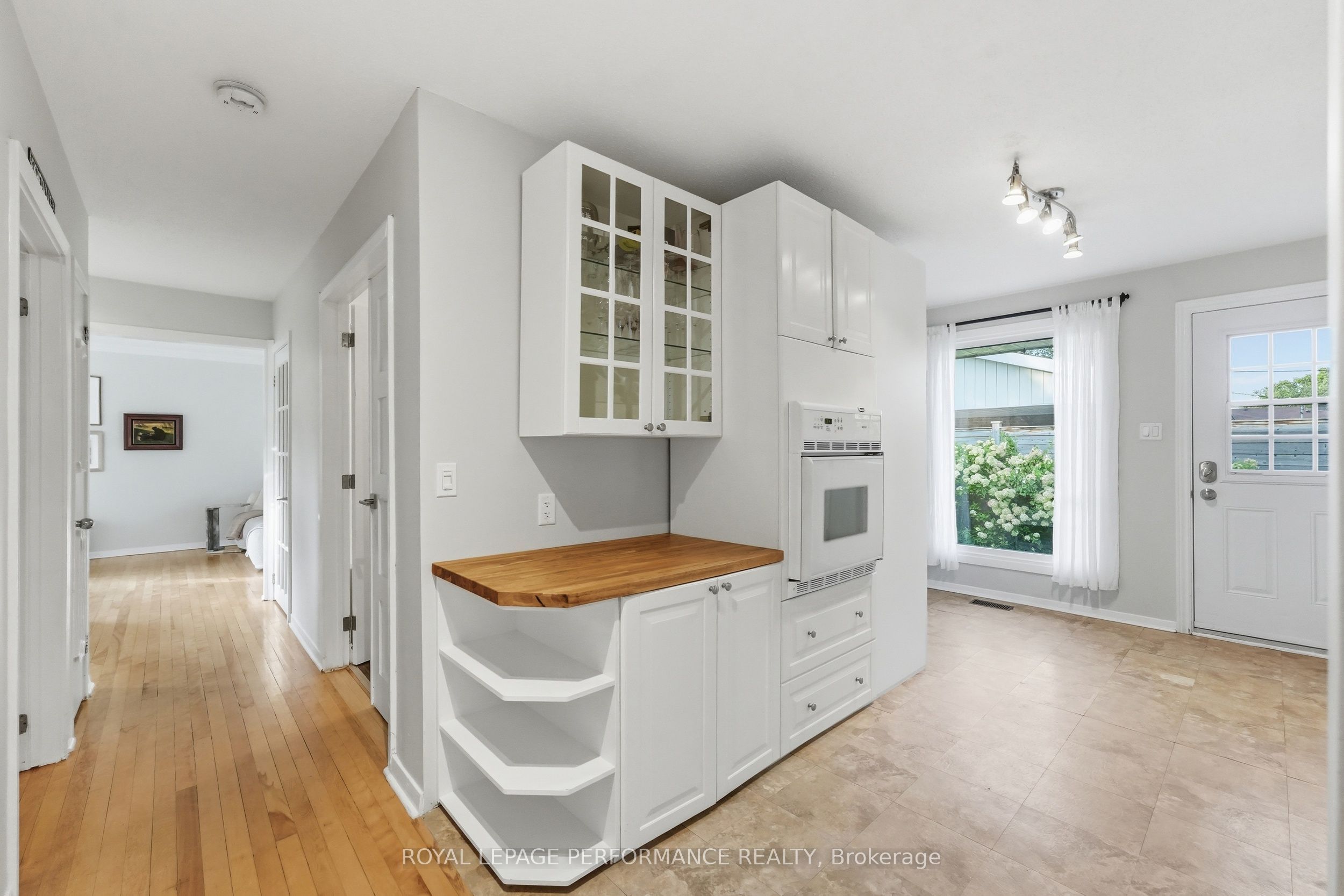 3149 Southmore Drive E Property Photo 13