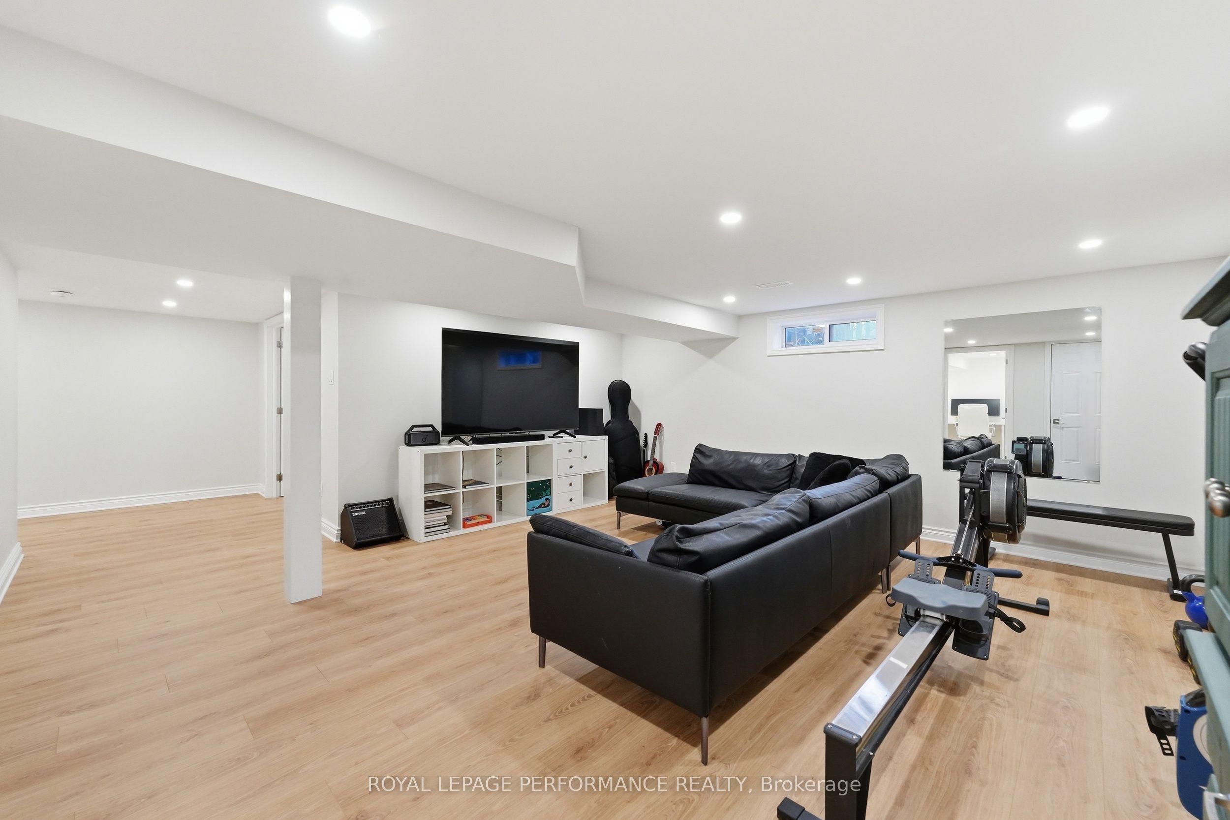 3149 Southmore Drive E Property Photo 23