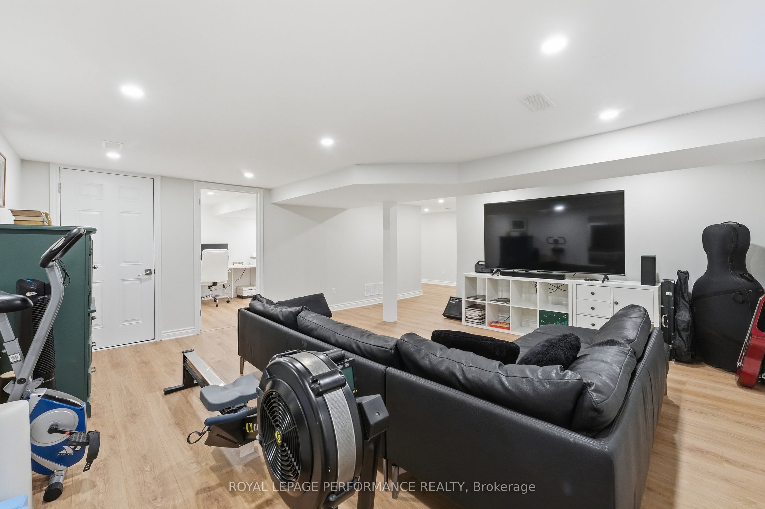 3149 Southmore Drive E Property Photo 24