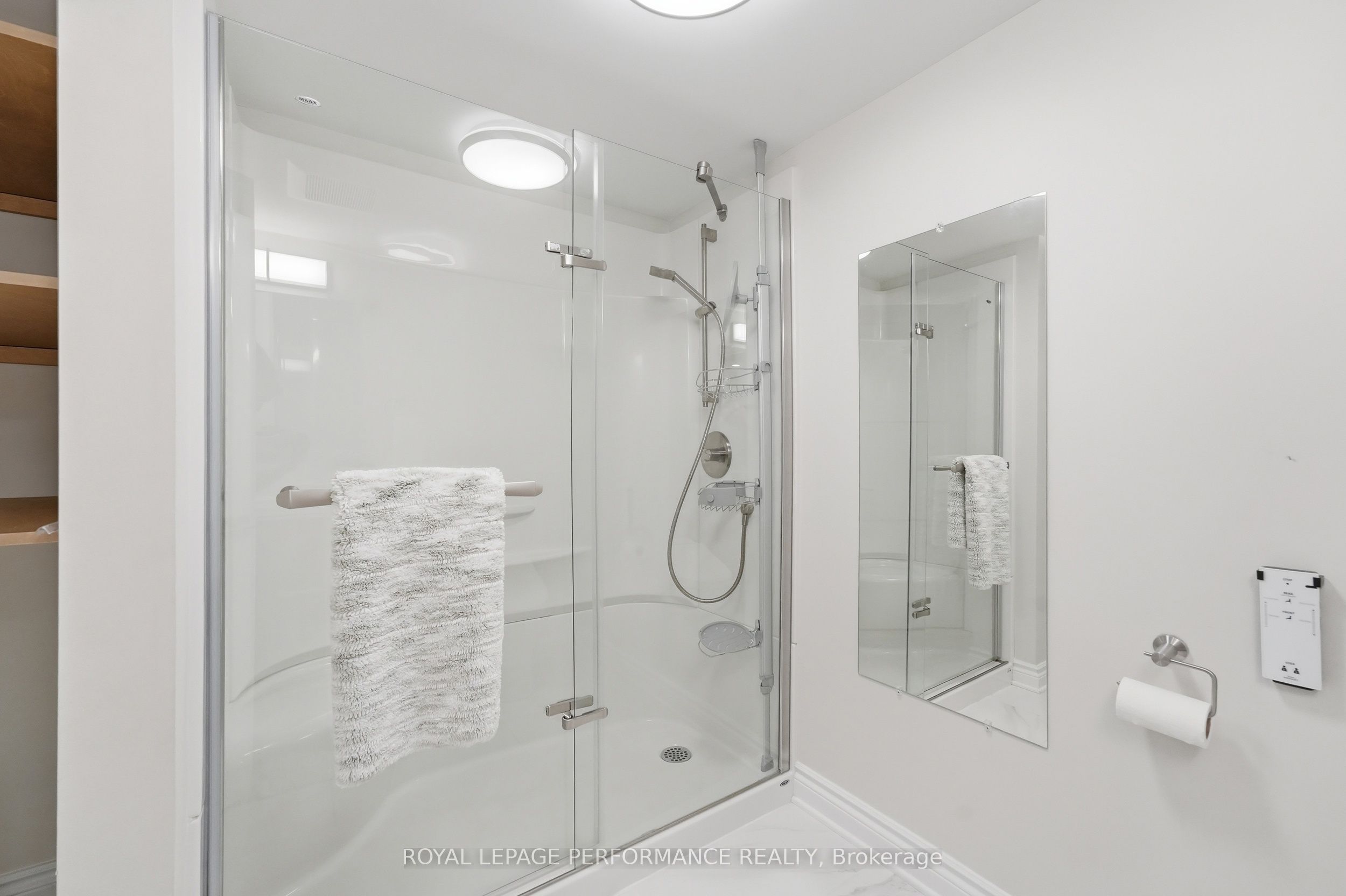 3149 Southmore Drive E Property Photo 28