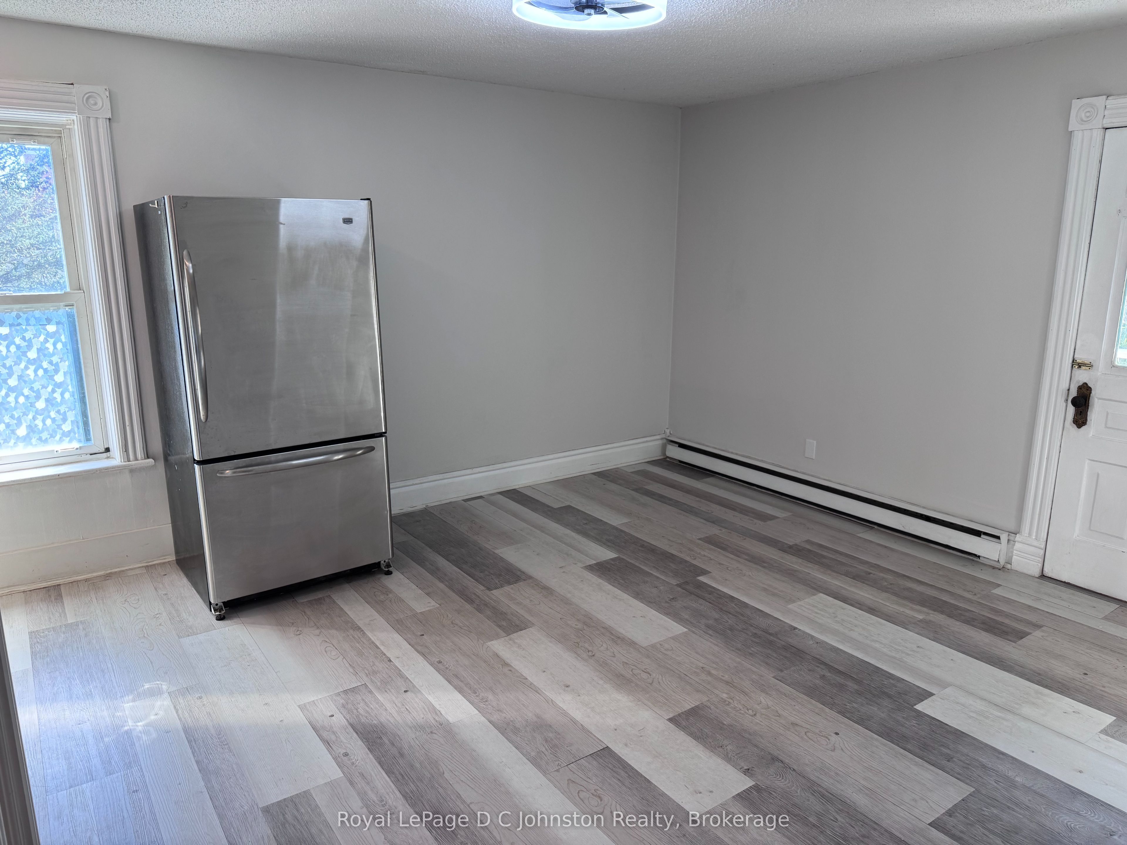 43 Albert Street N Property Photo 15