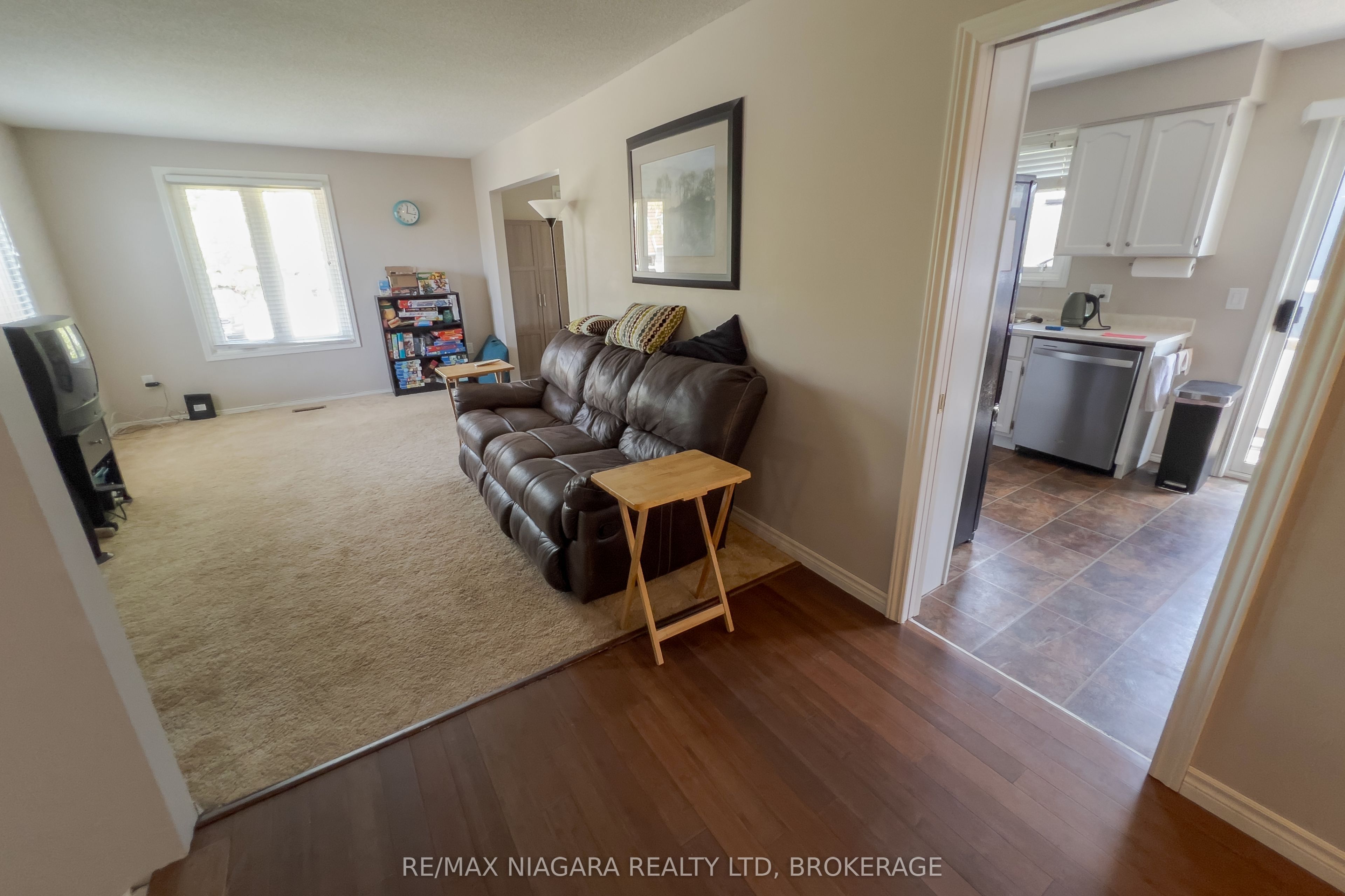 2439 Coral Avenue Property Photo 7