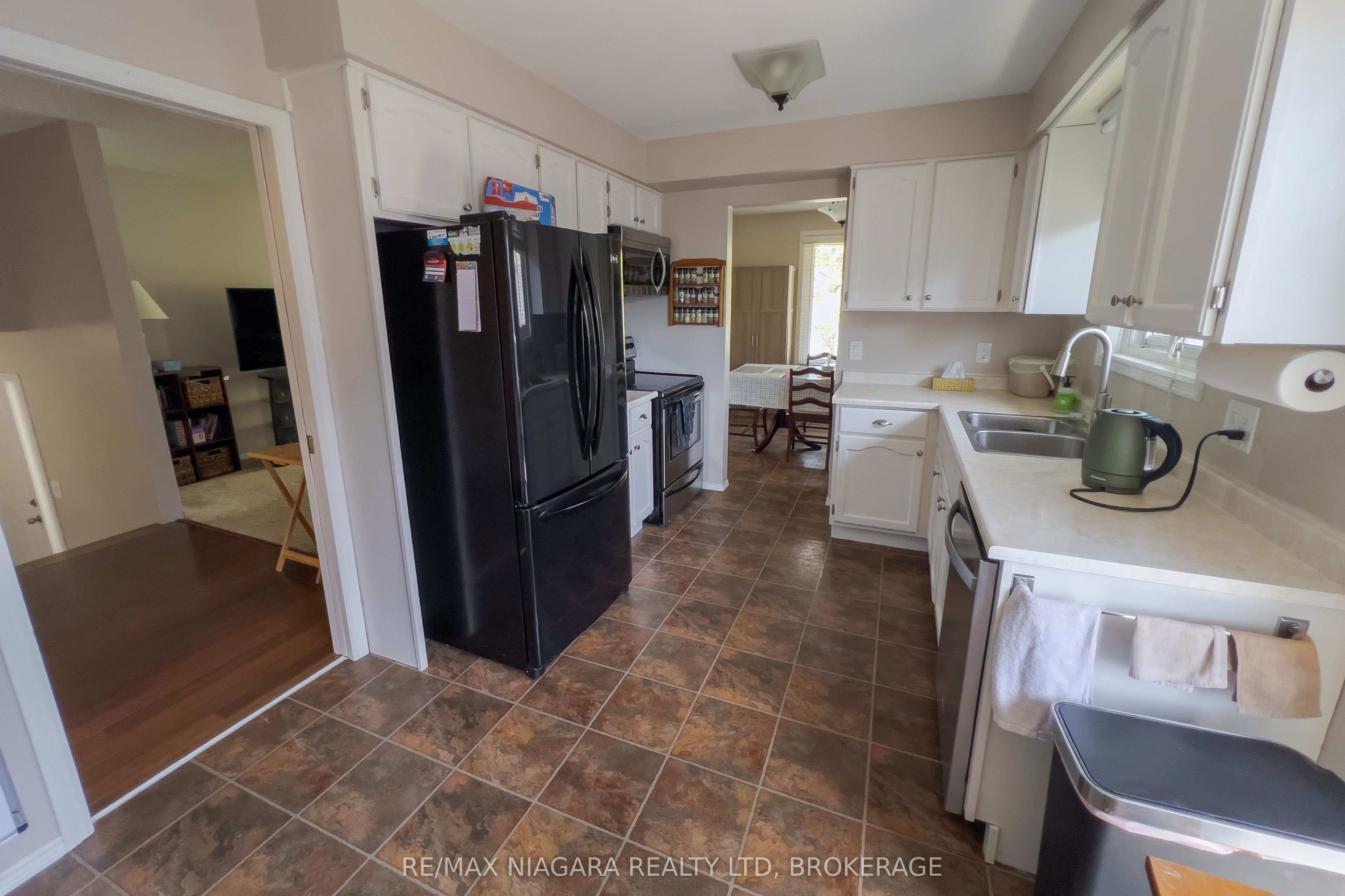 2439 Coral Avenue Property Photo 12
