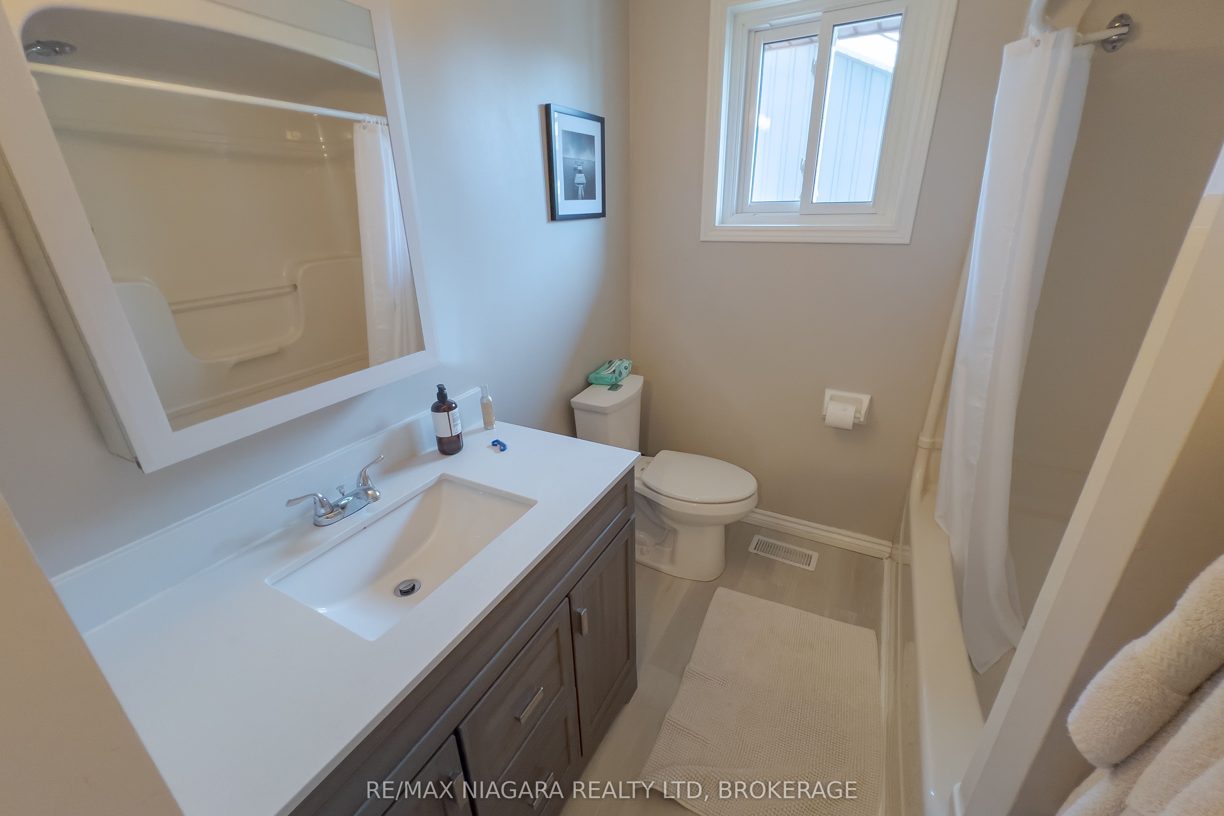 2439 Coral Avenue Property Photo 16
