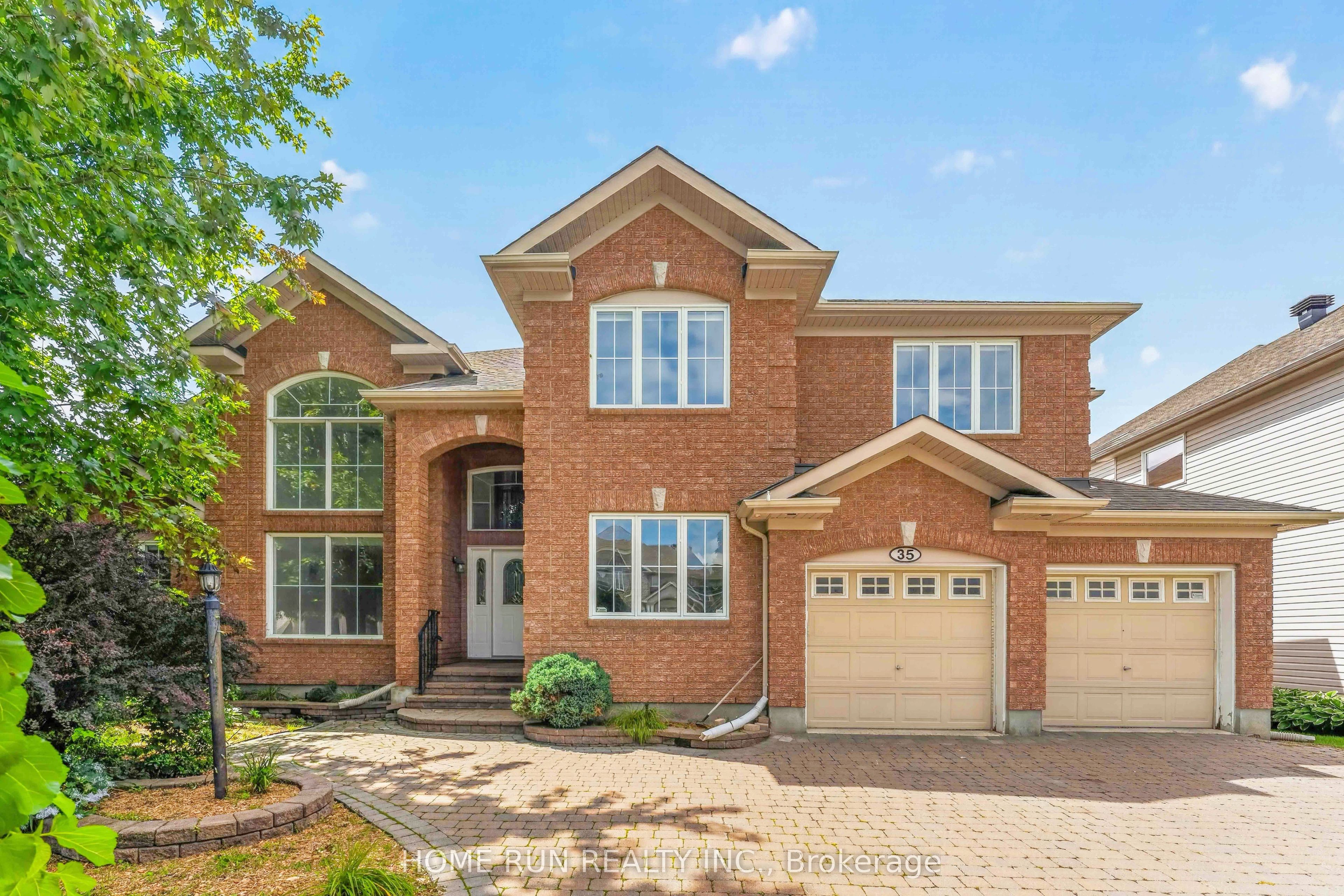 35 Blackshire Circle Property Photo 1