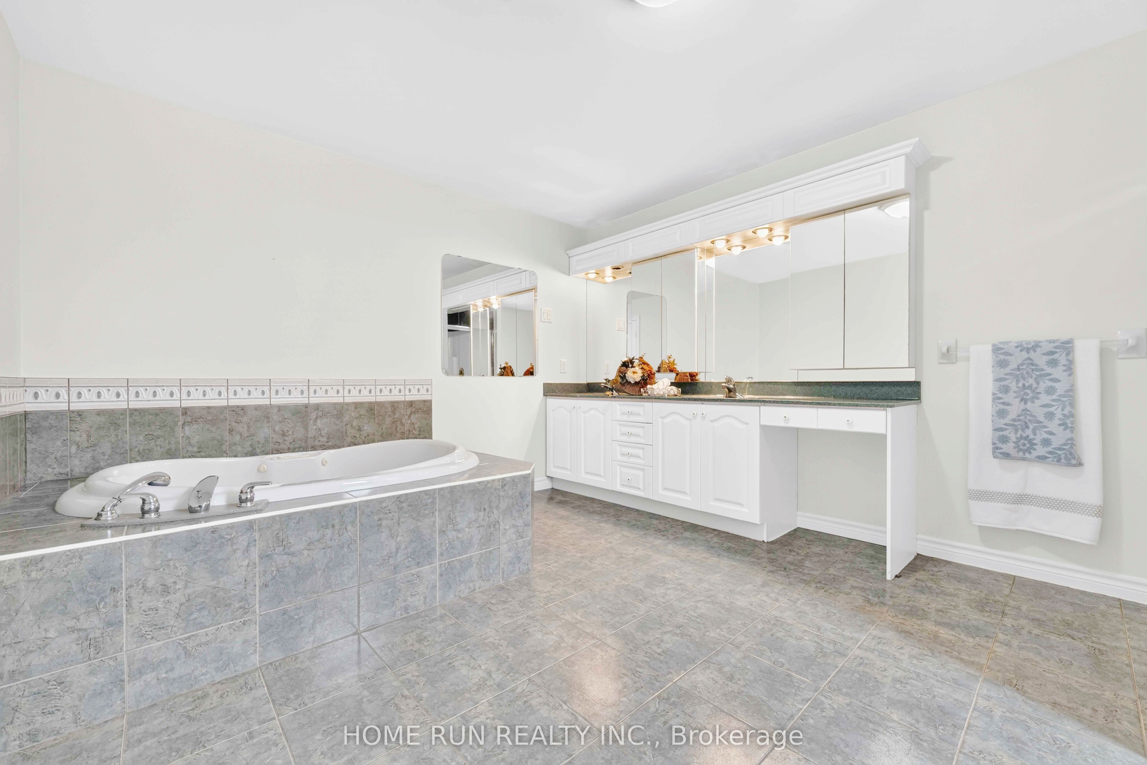 35 Blackshire Circle Property Photo 29
