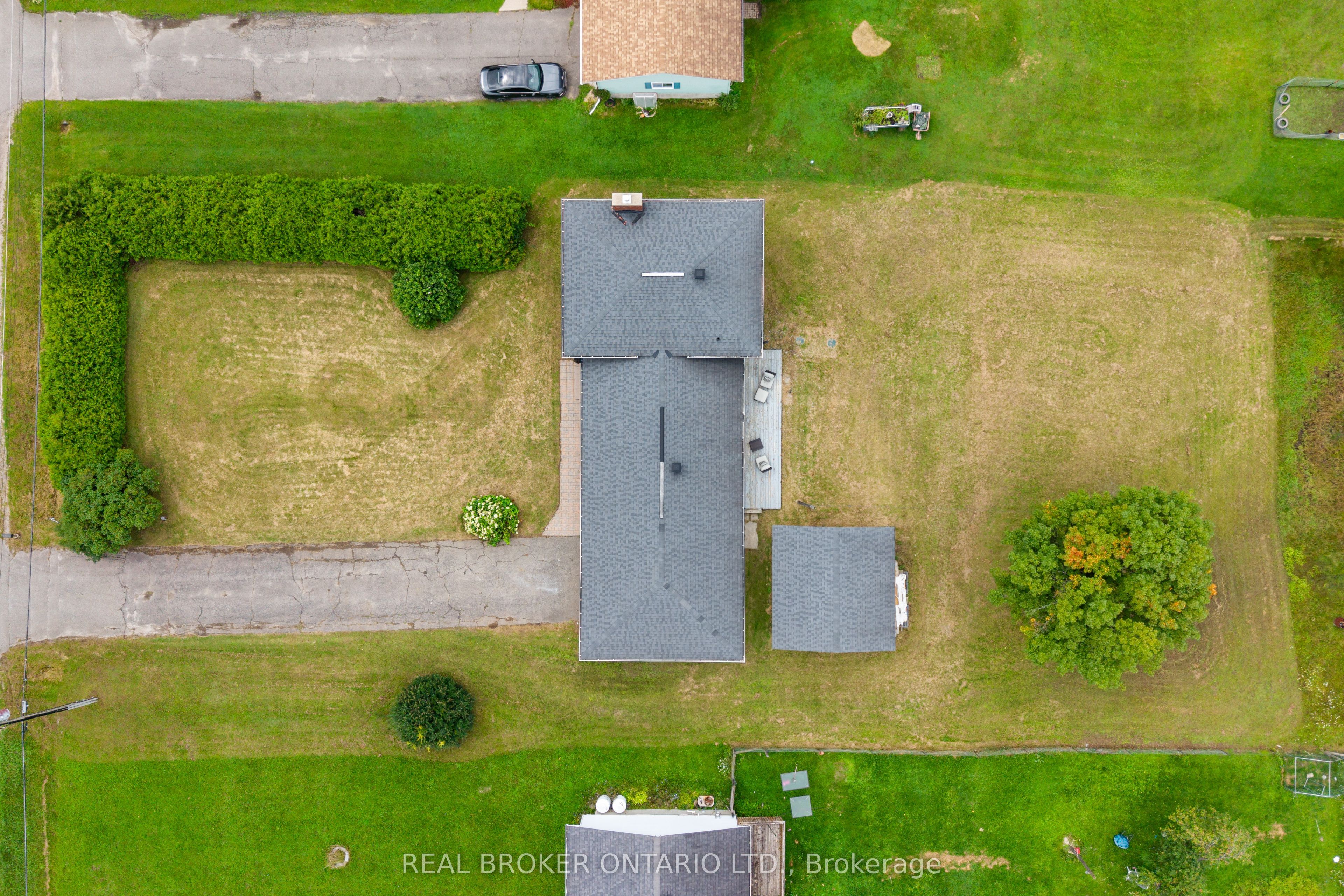 672 Line 3 Line Property Photo 3
