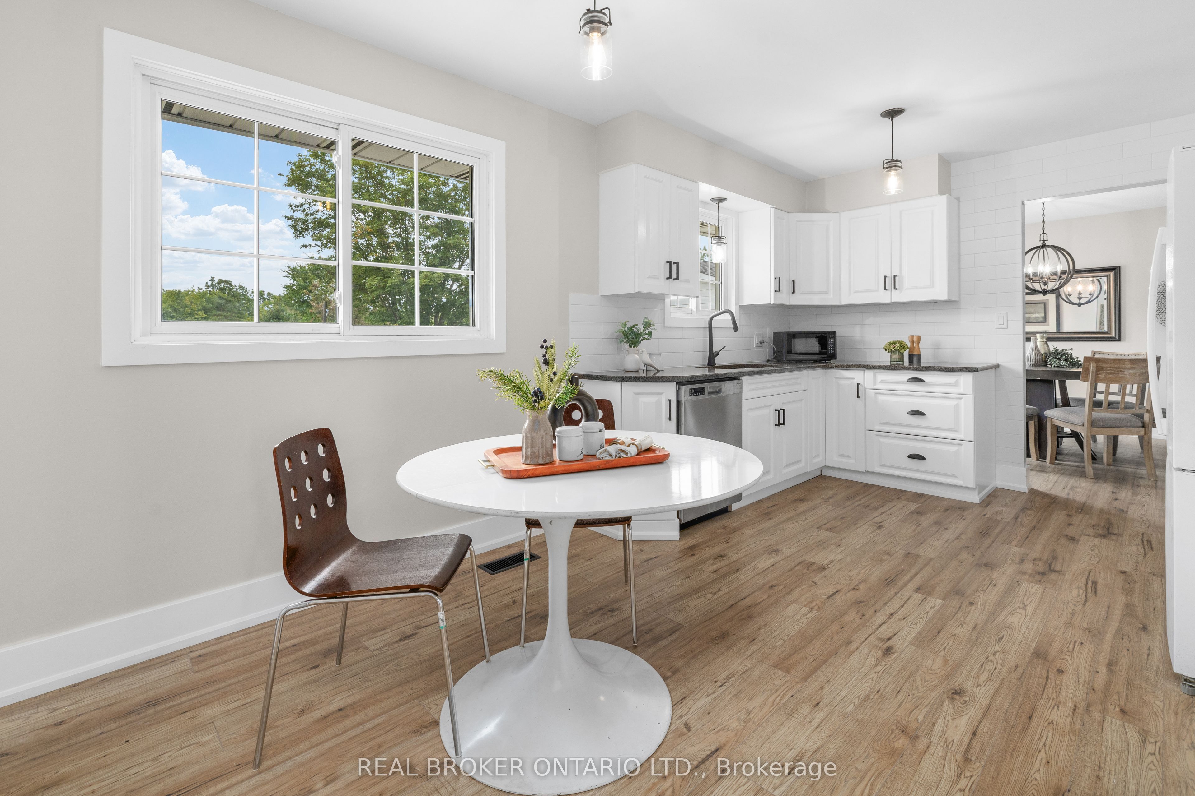 672 Line 3 Line Property Photo 21