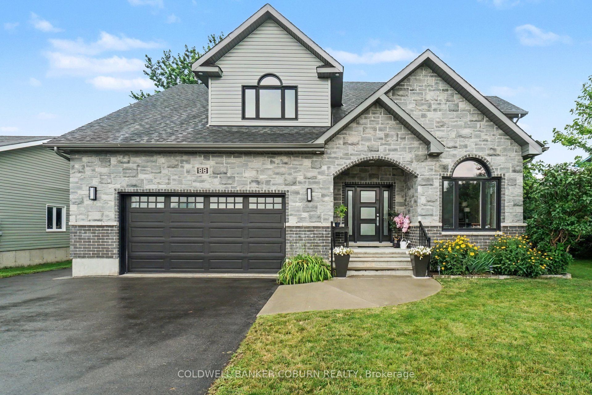 88 Tabitha Crescent Property Photo 3