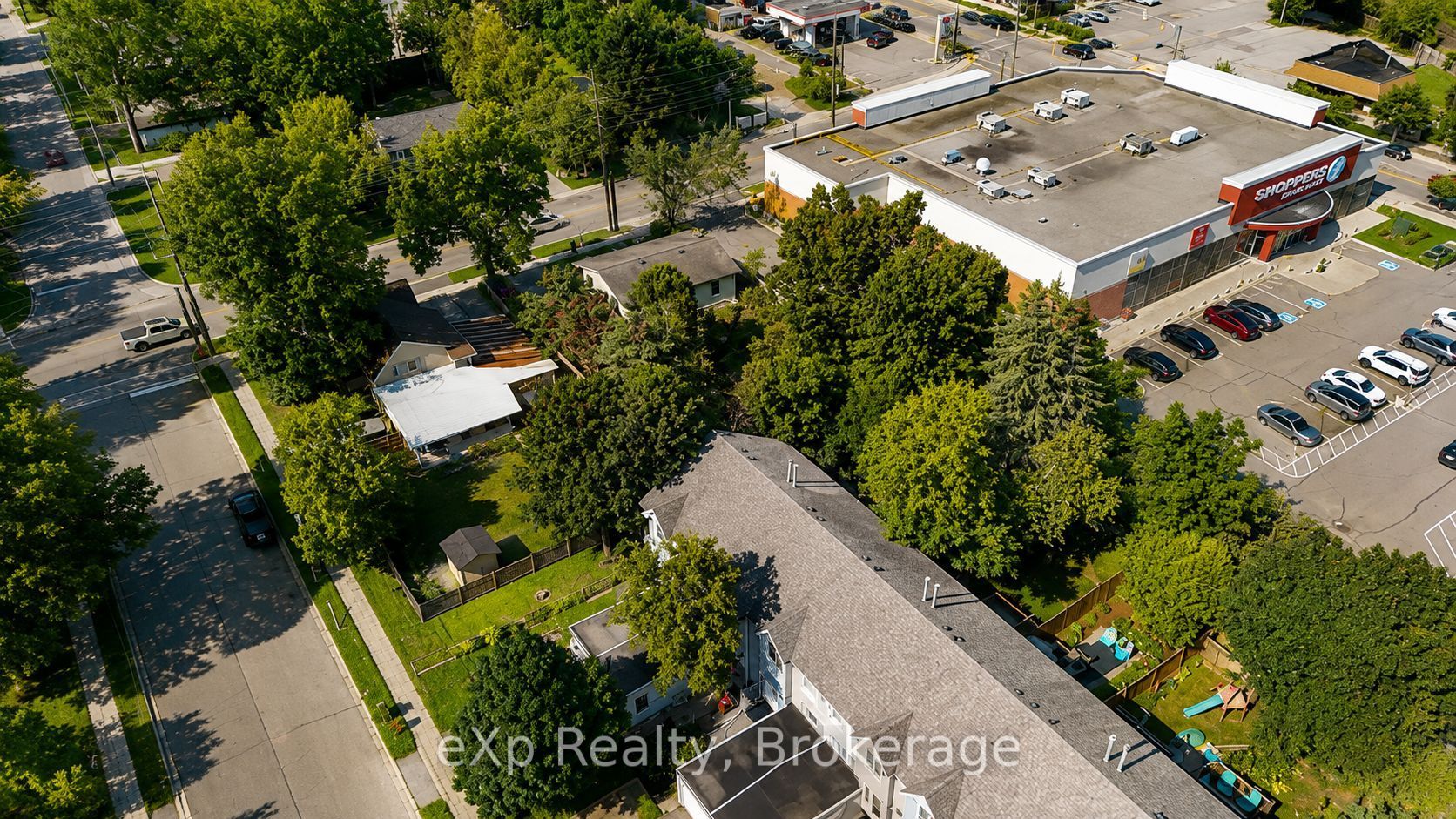 560 John Street S Property Photo 3