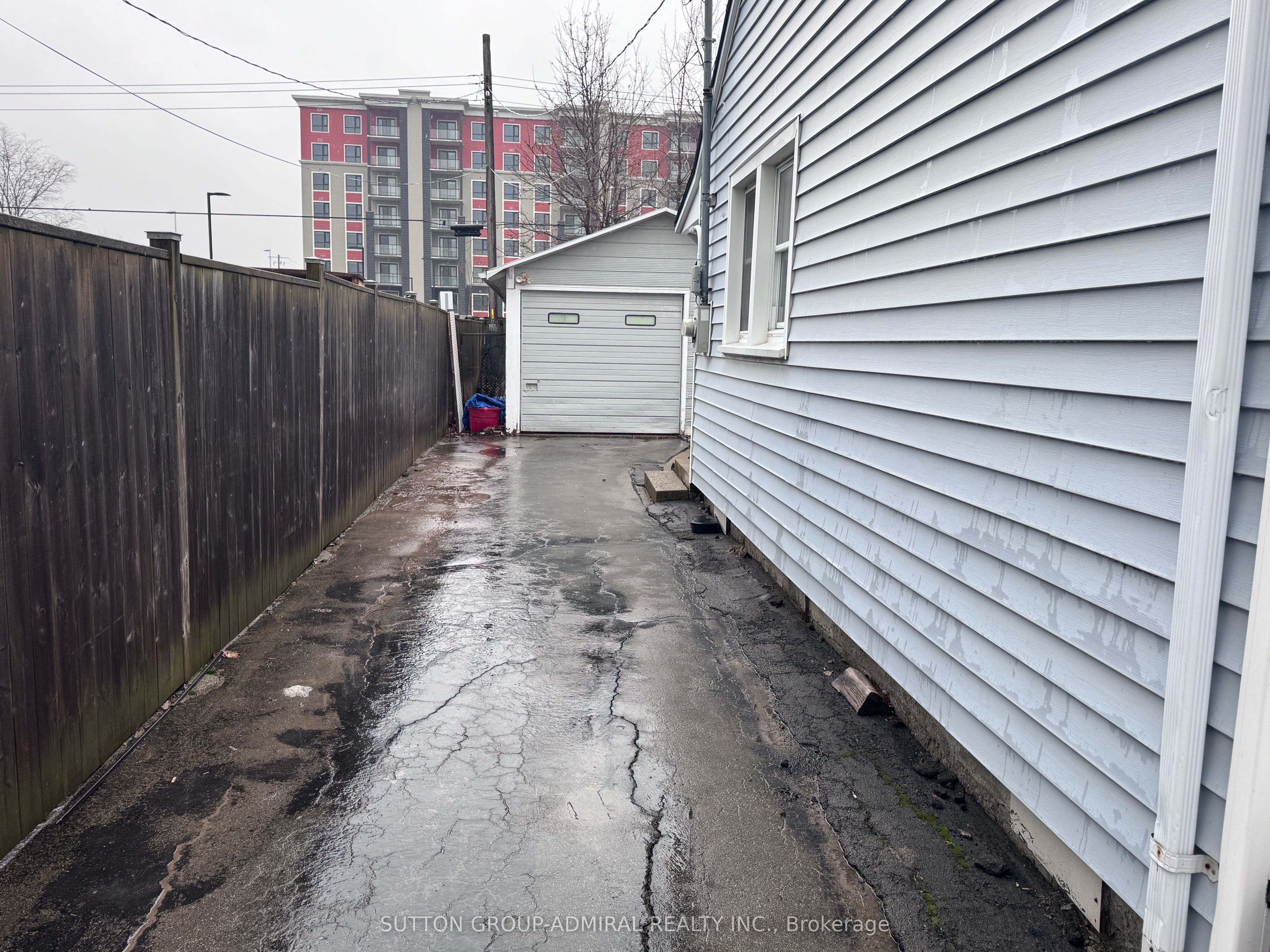 305 Crowland Avenue Property Photo 13