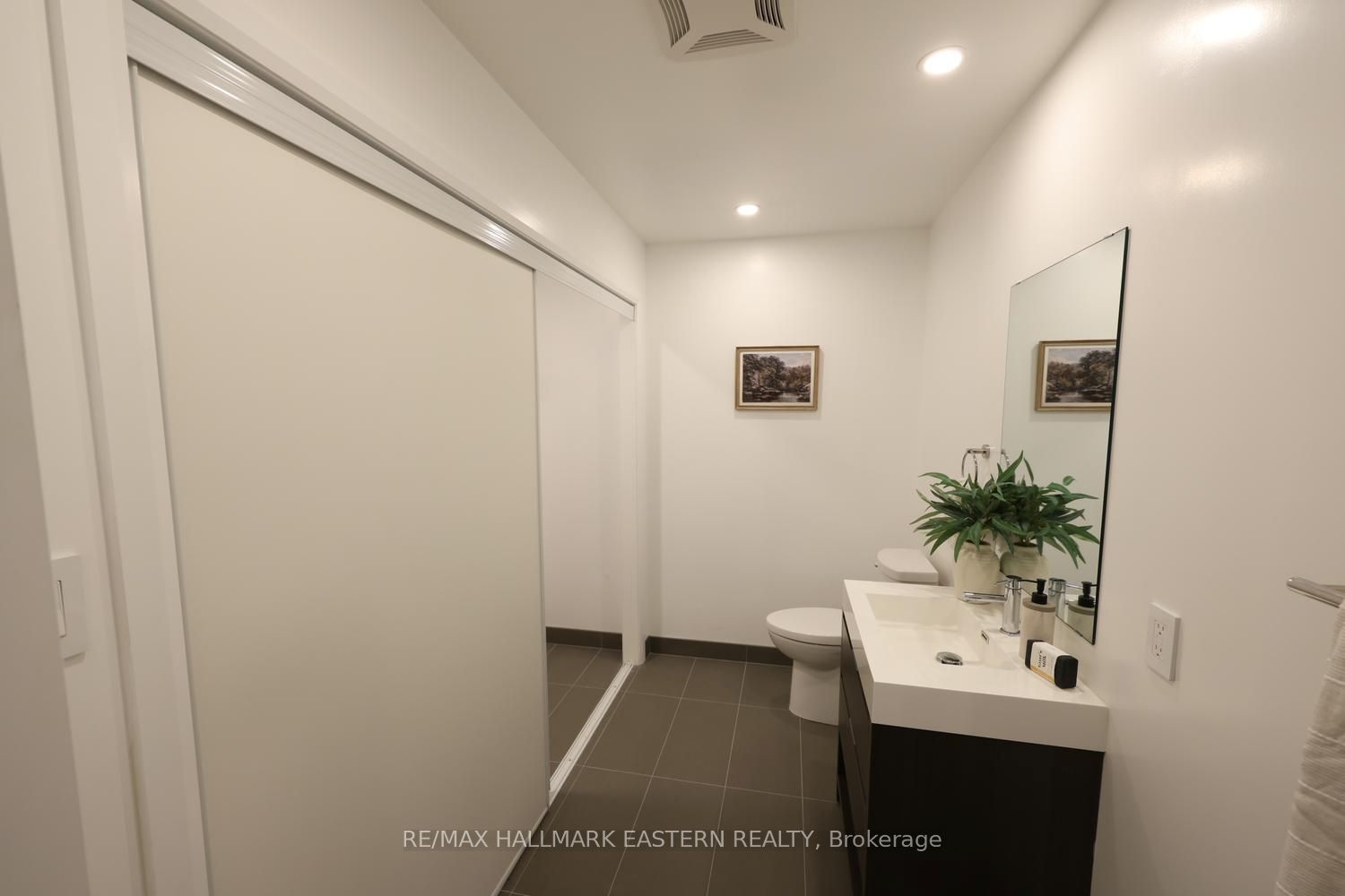 195 Hunter Street E 308 Property Photo 10