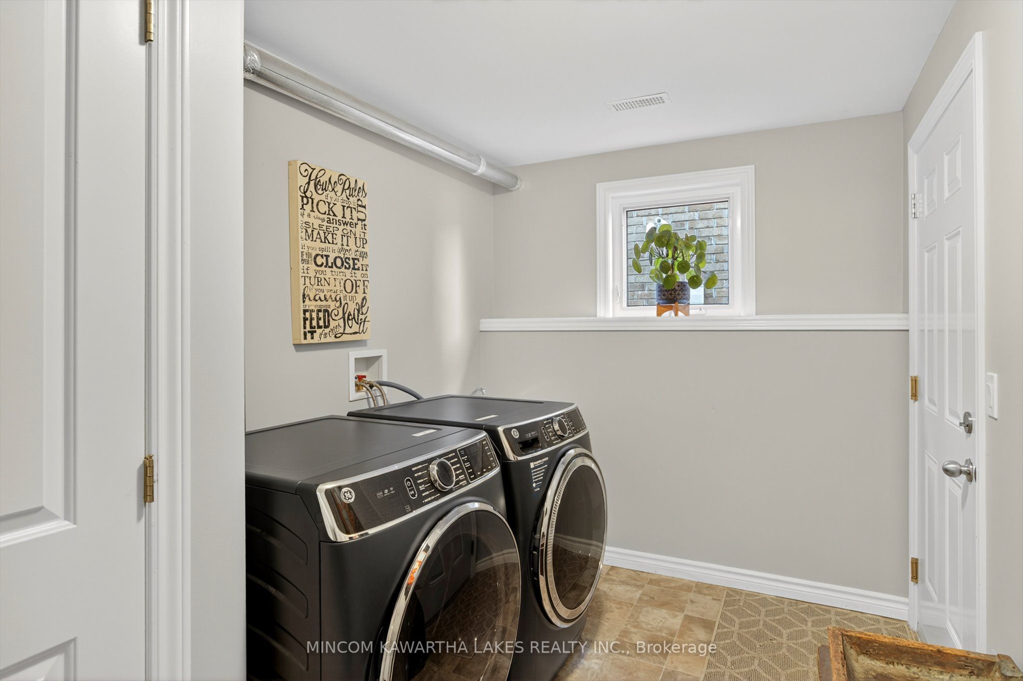 127 Milroy Drive Property Photo 42