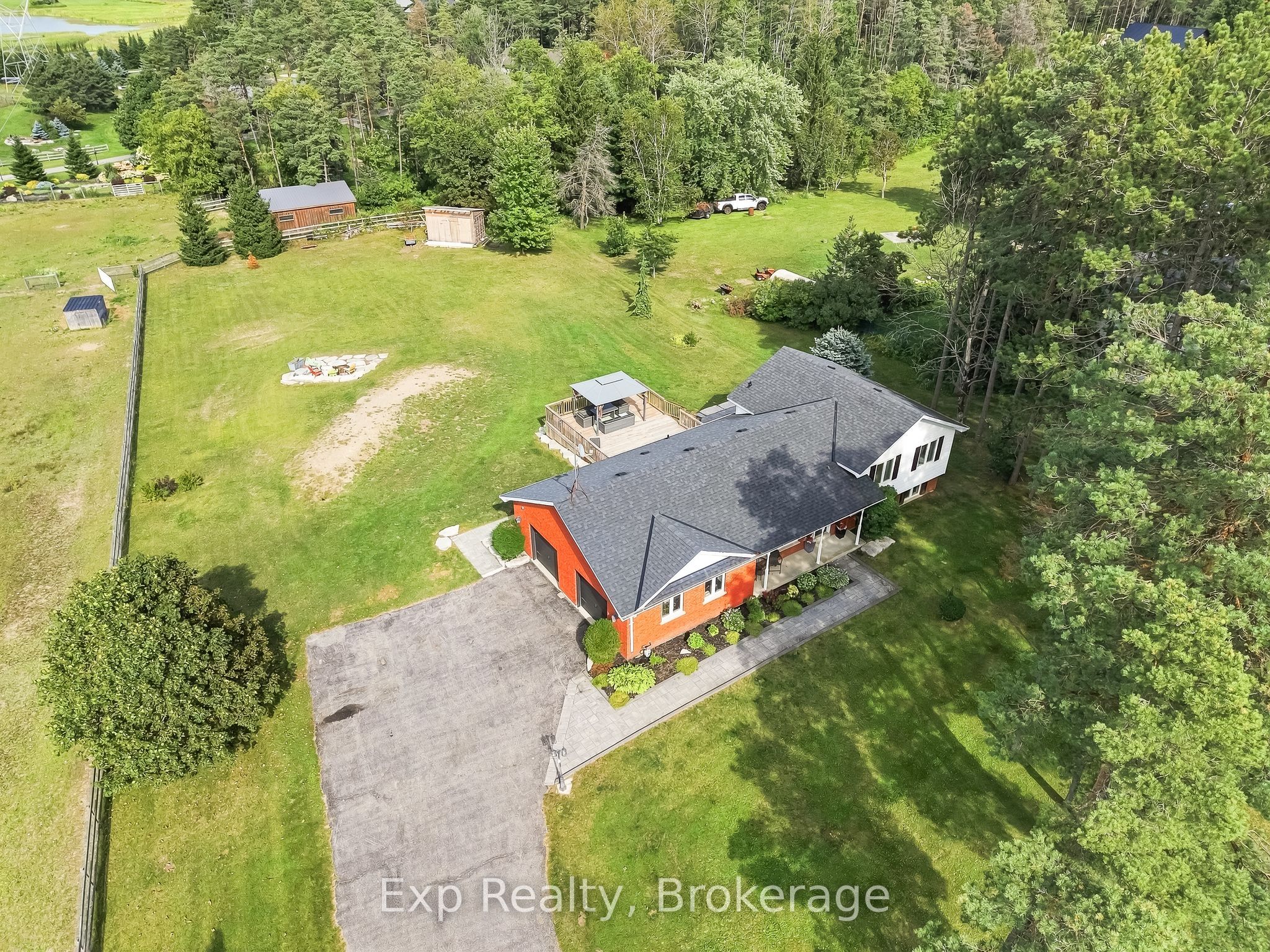 5 Royal Estates Drive Property Photo 2