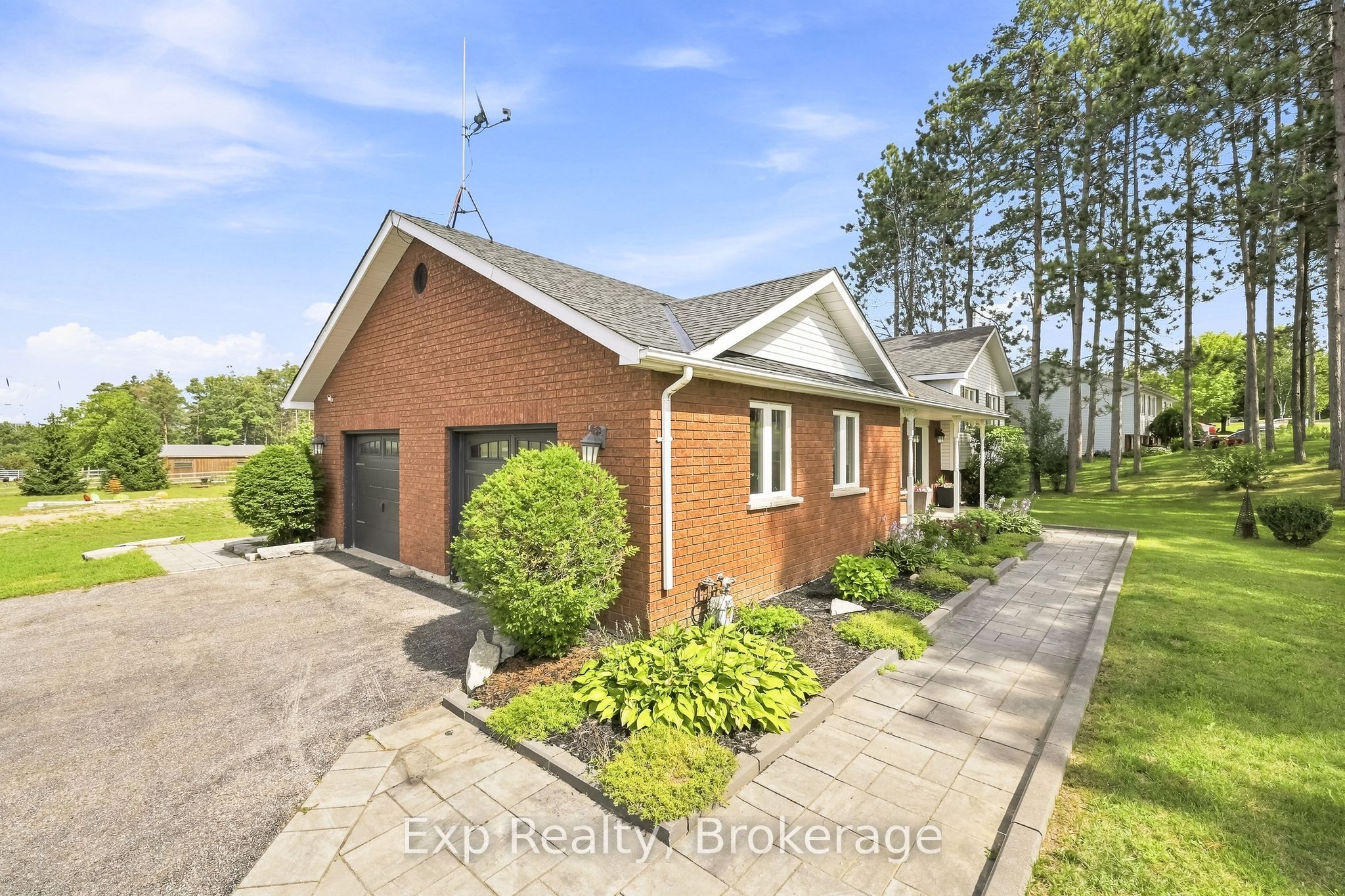 5 Royal Estates Drive Property Photo 4