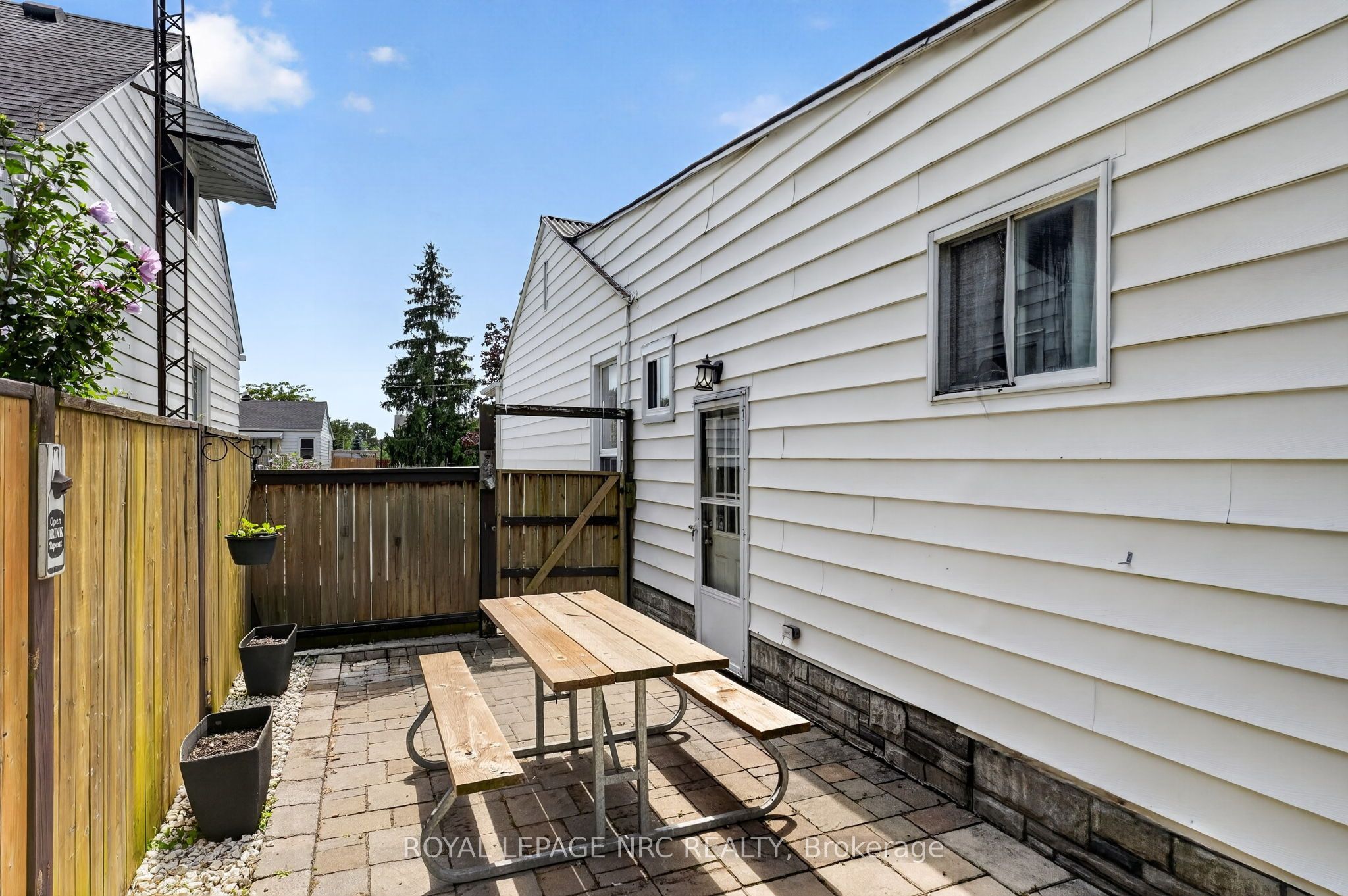 314 Dieppe Street Property Photo 33