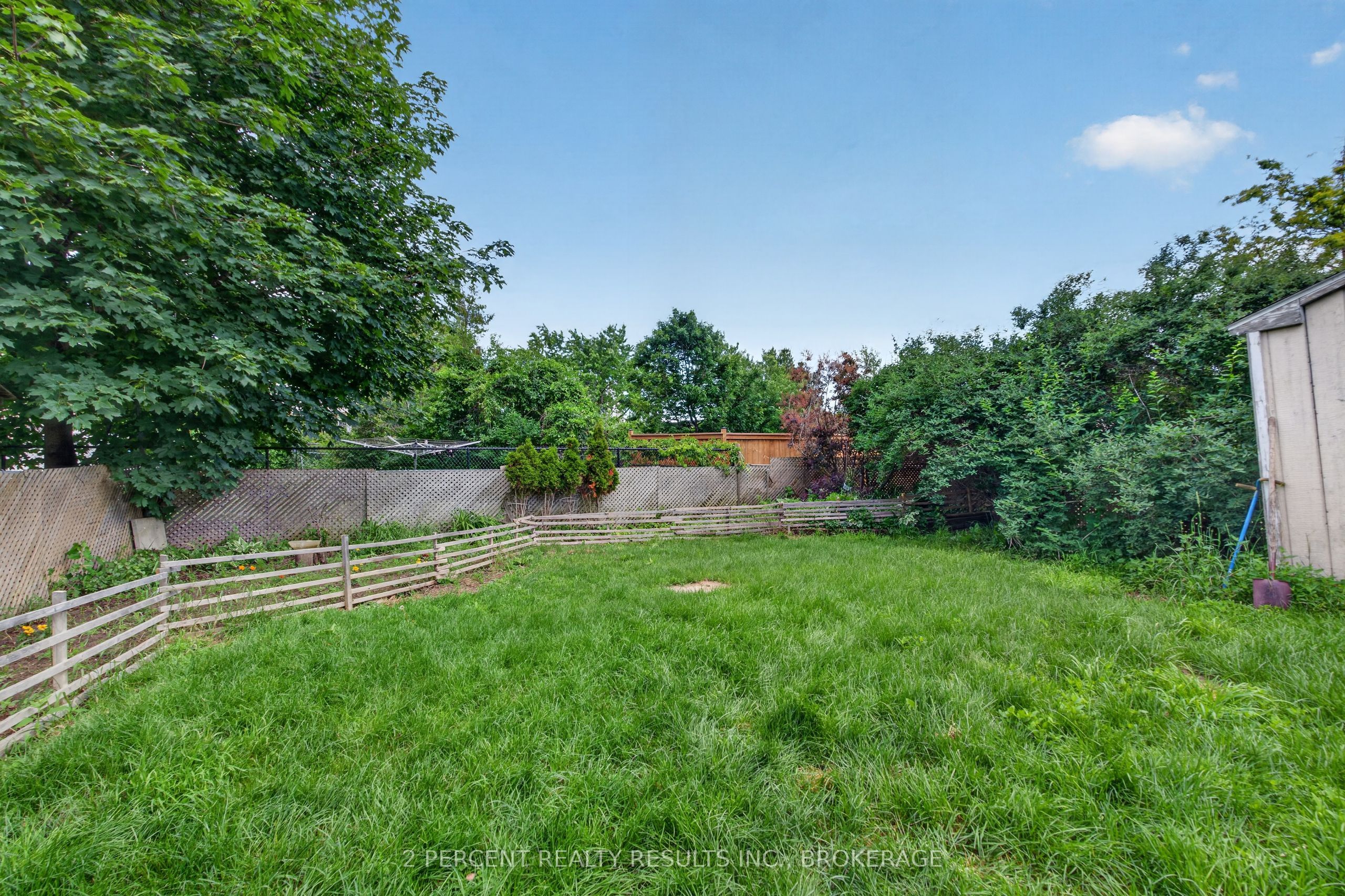 1046 Pinewood Place Property Photo 27