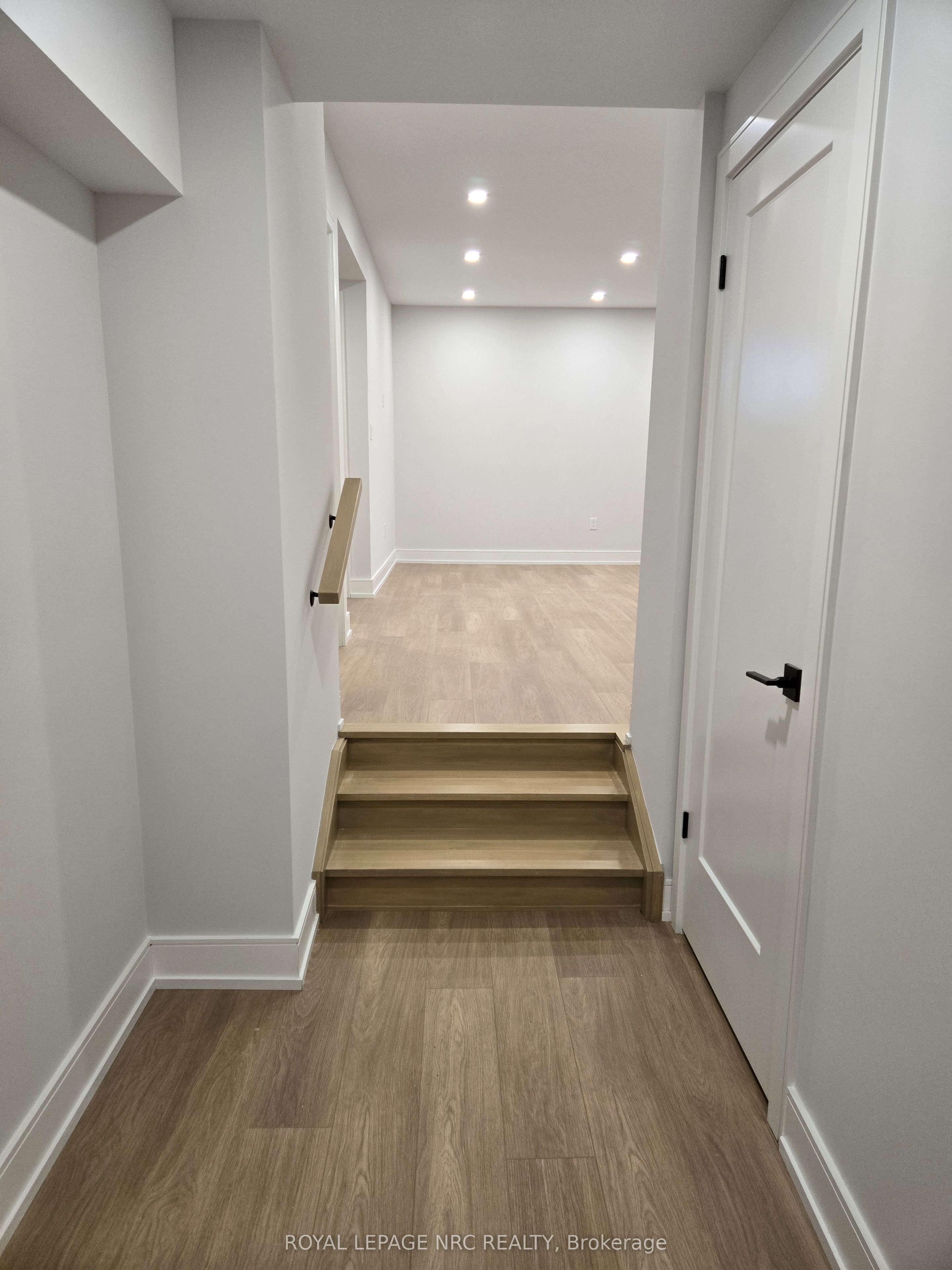 7394 Splendour Drive Lower Property Photo 4