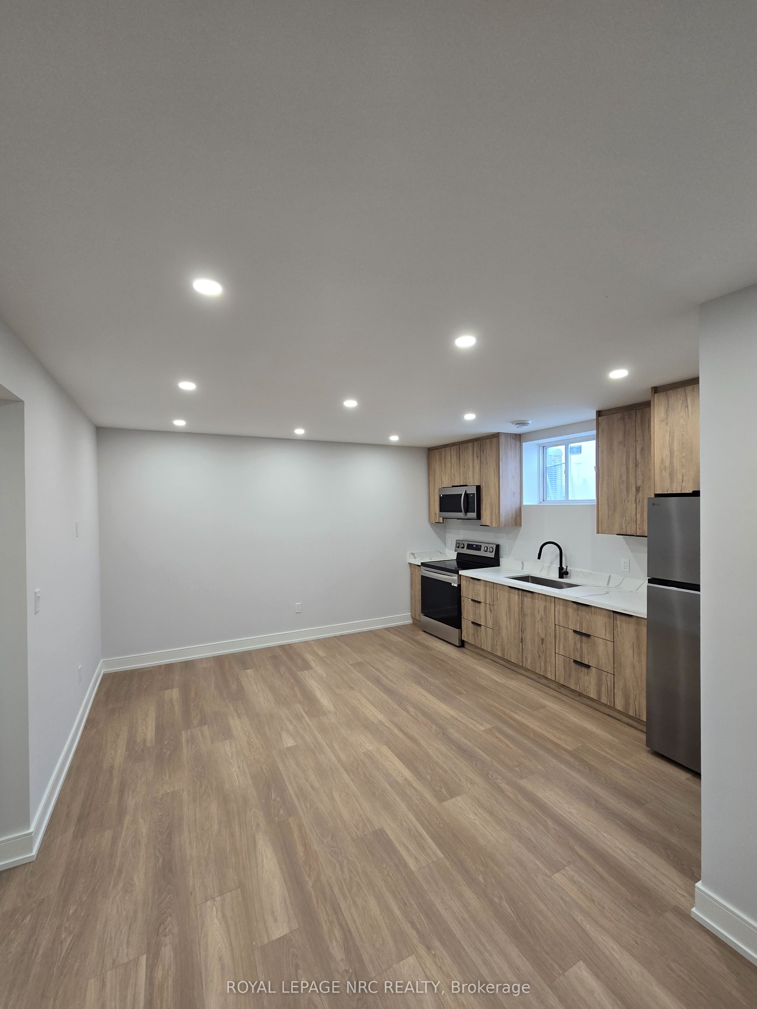 7394 Splendour Drive Lower Property Photo 6
