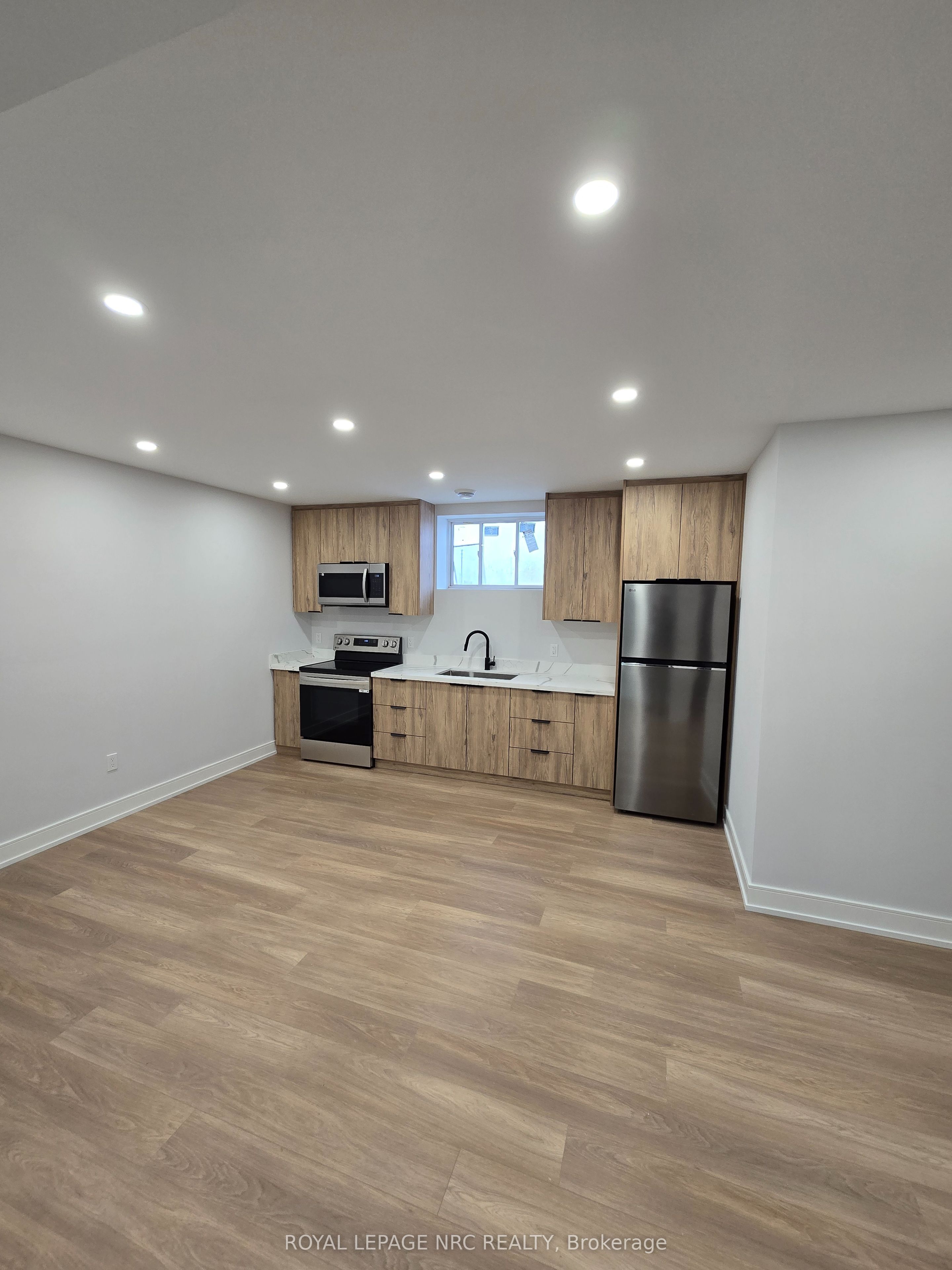 7394 Splendour Drive Lower Property Photo 7