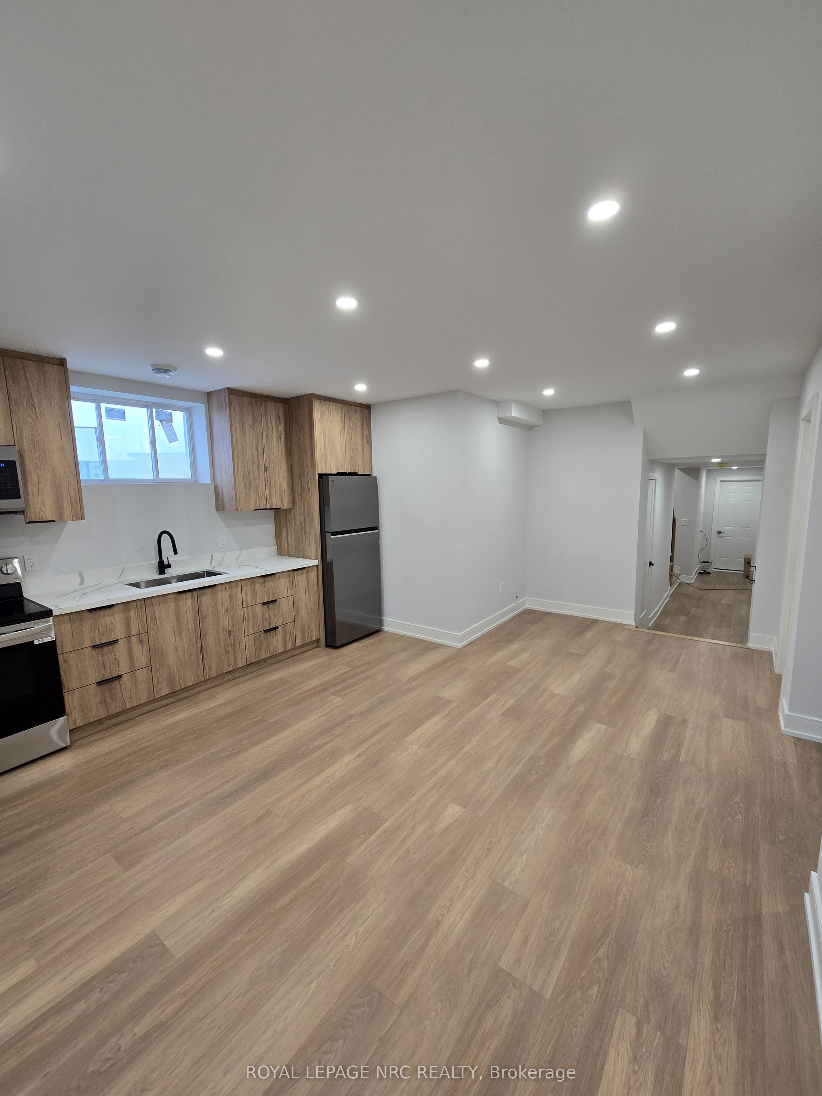 7394 Splendour Drive Lower Property Photo 8