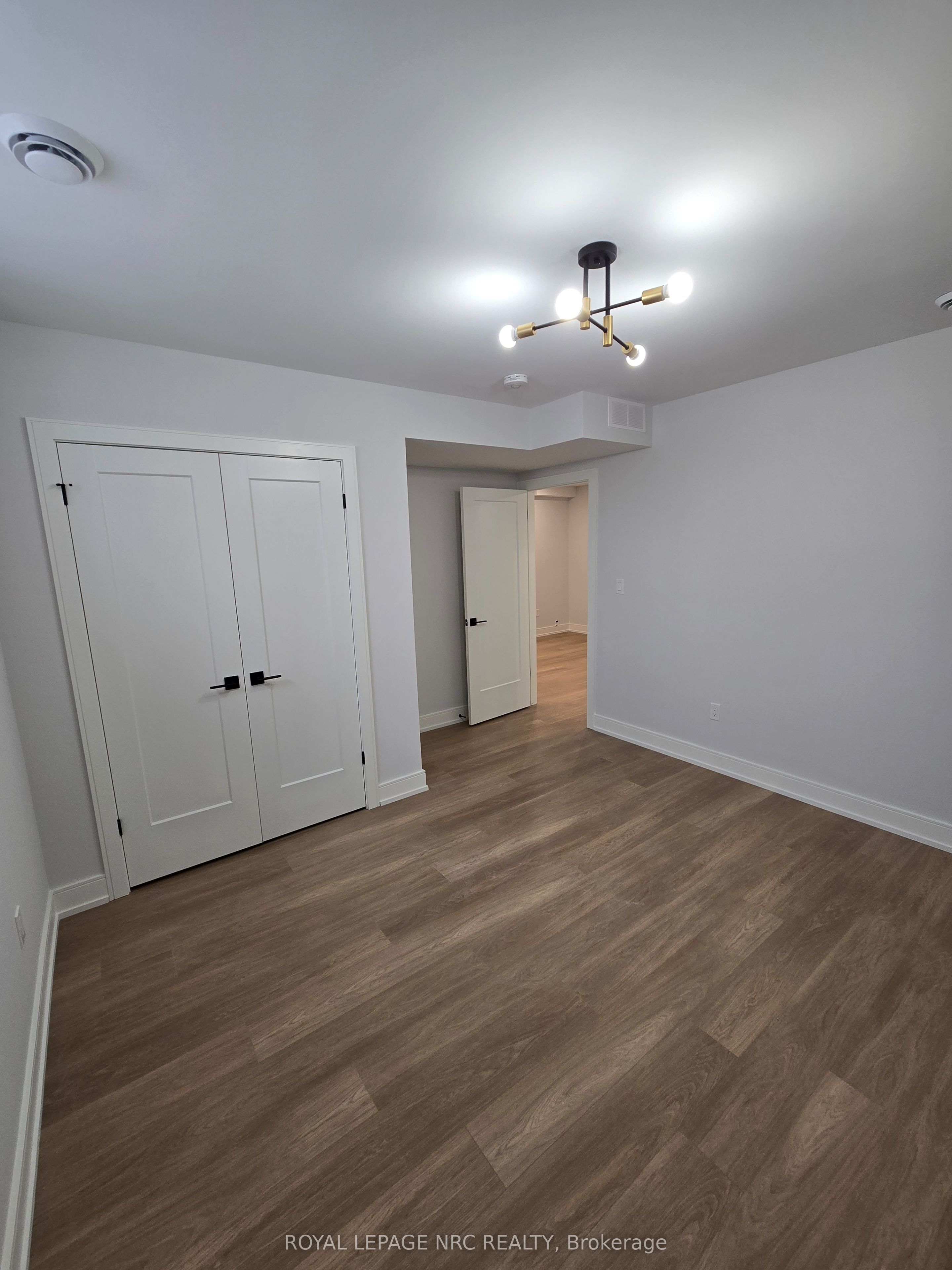 7394 Splendour Drive Lower Property Photo 11
