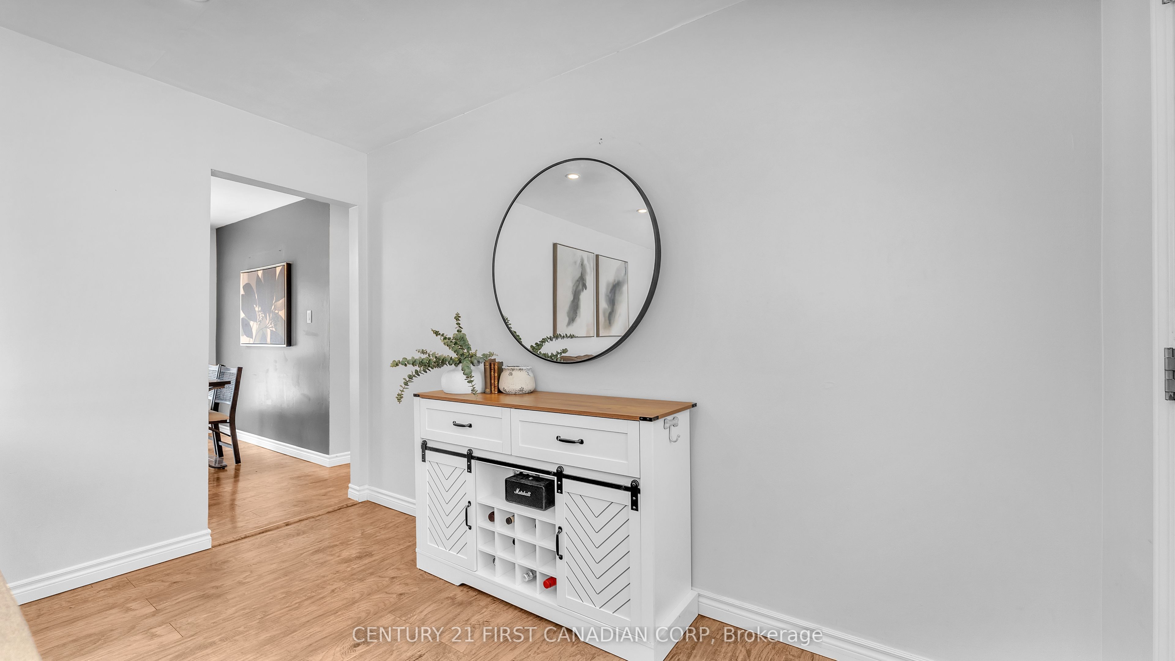 238 Mcnay Street Upper Unit Property Photo 6