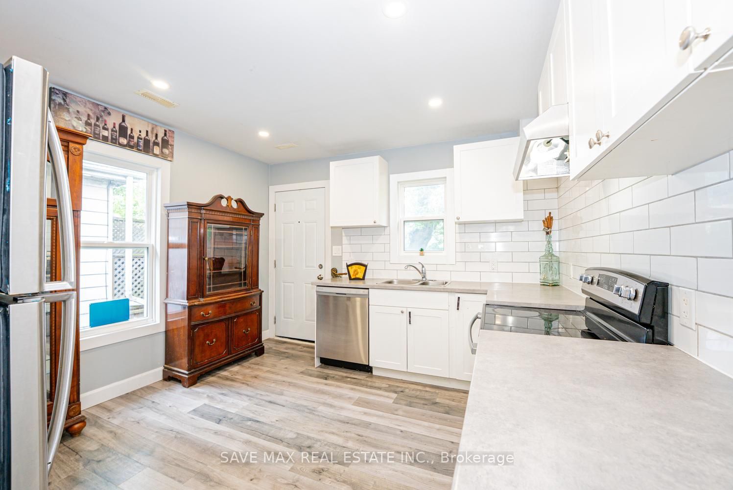 10 Wills Street Property Photo 15