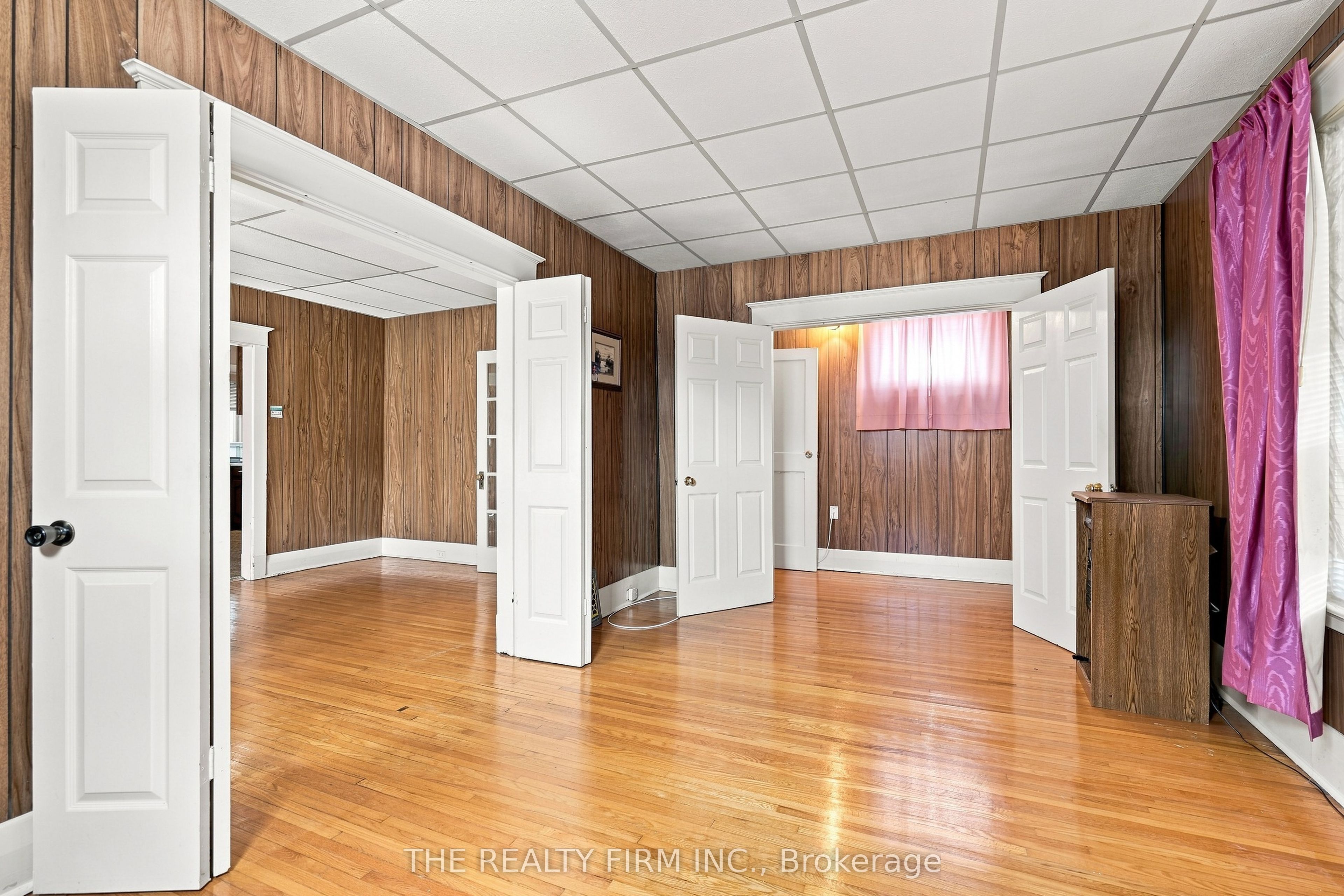 35 Wharncliffe Road S Property Photo 10