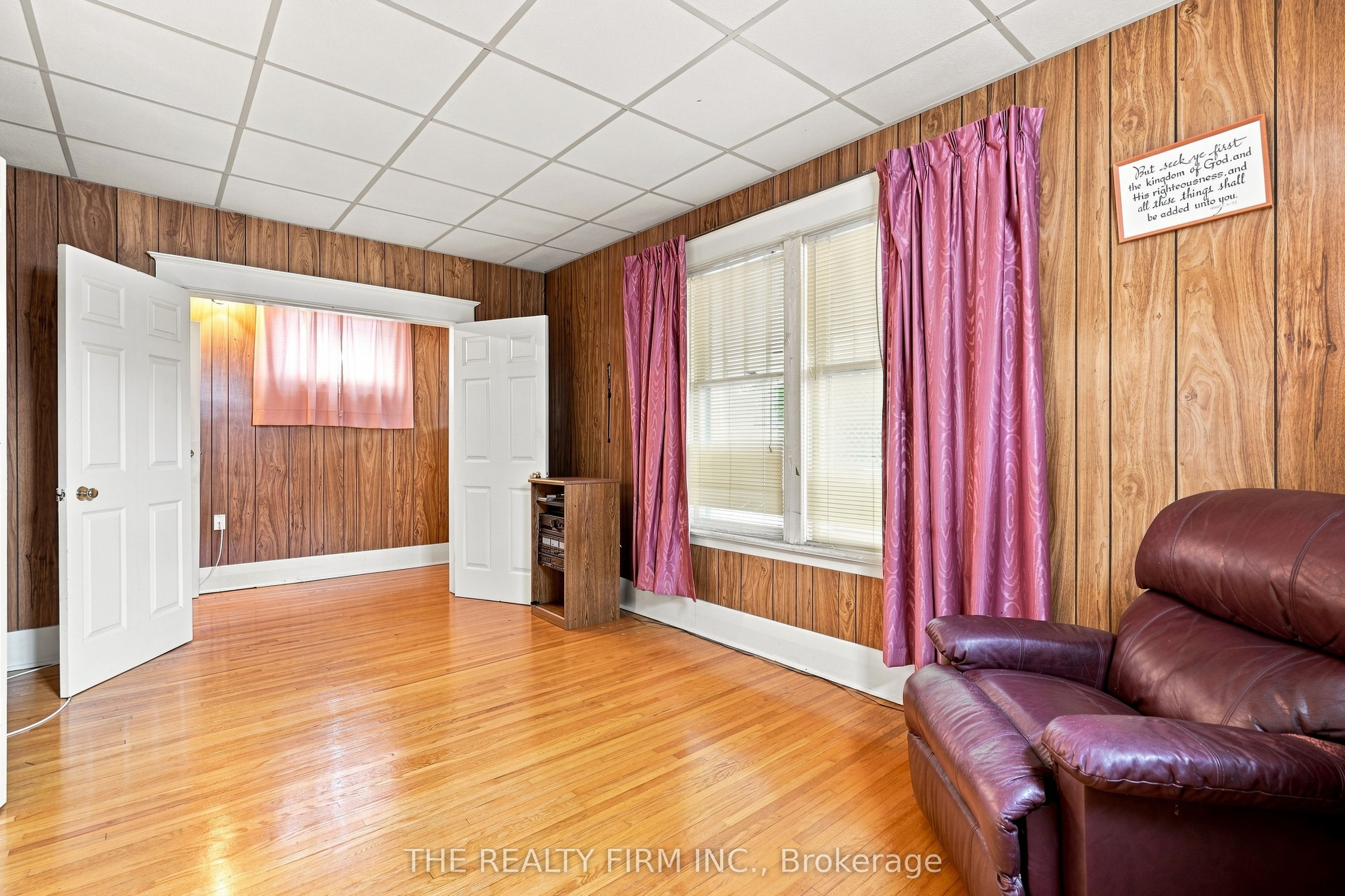 35 Wharncliffe Road S Property Photo 11
