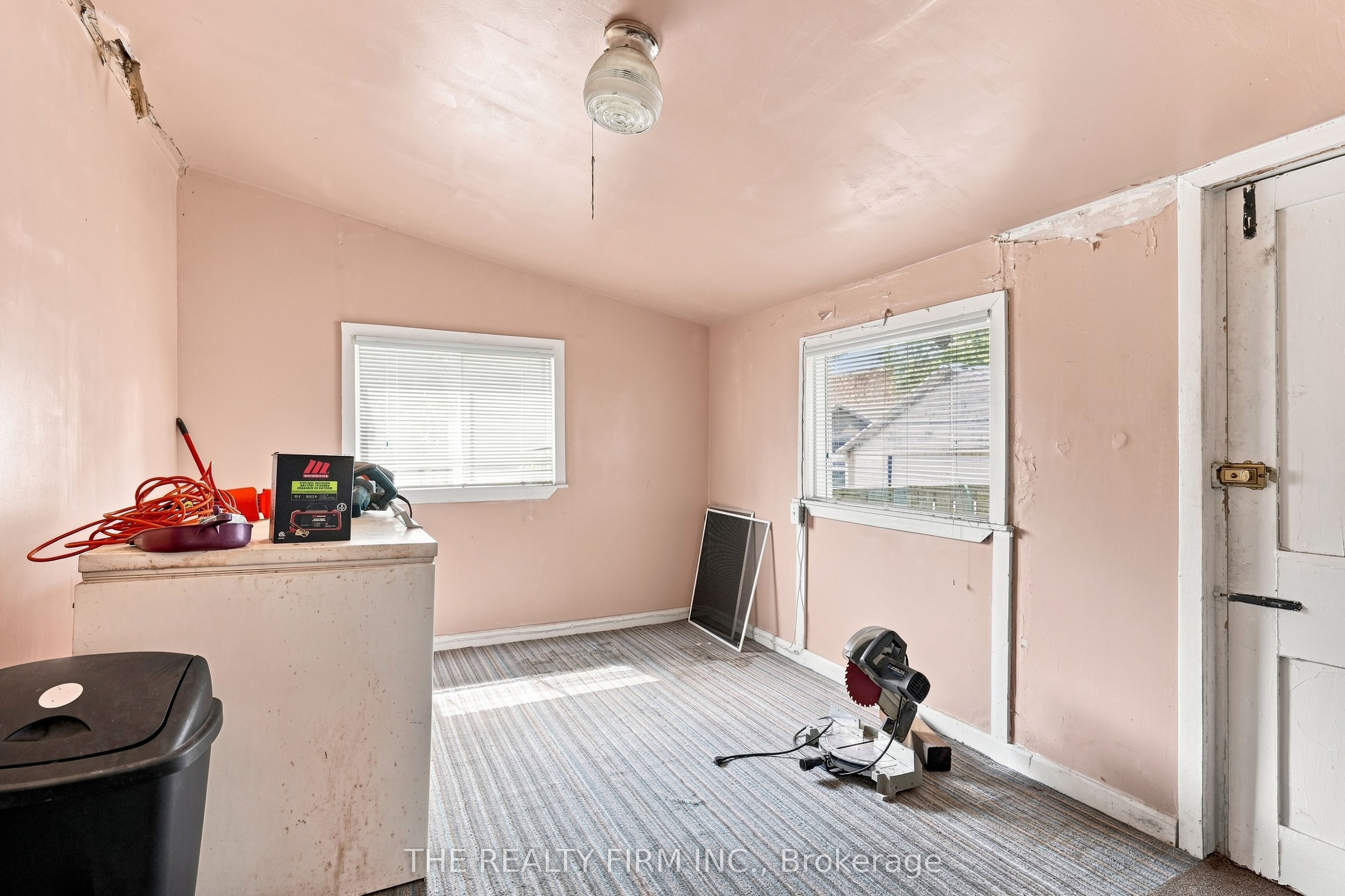 35 Wharncliffe Road S Property Photo 22
