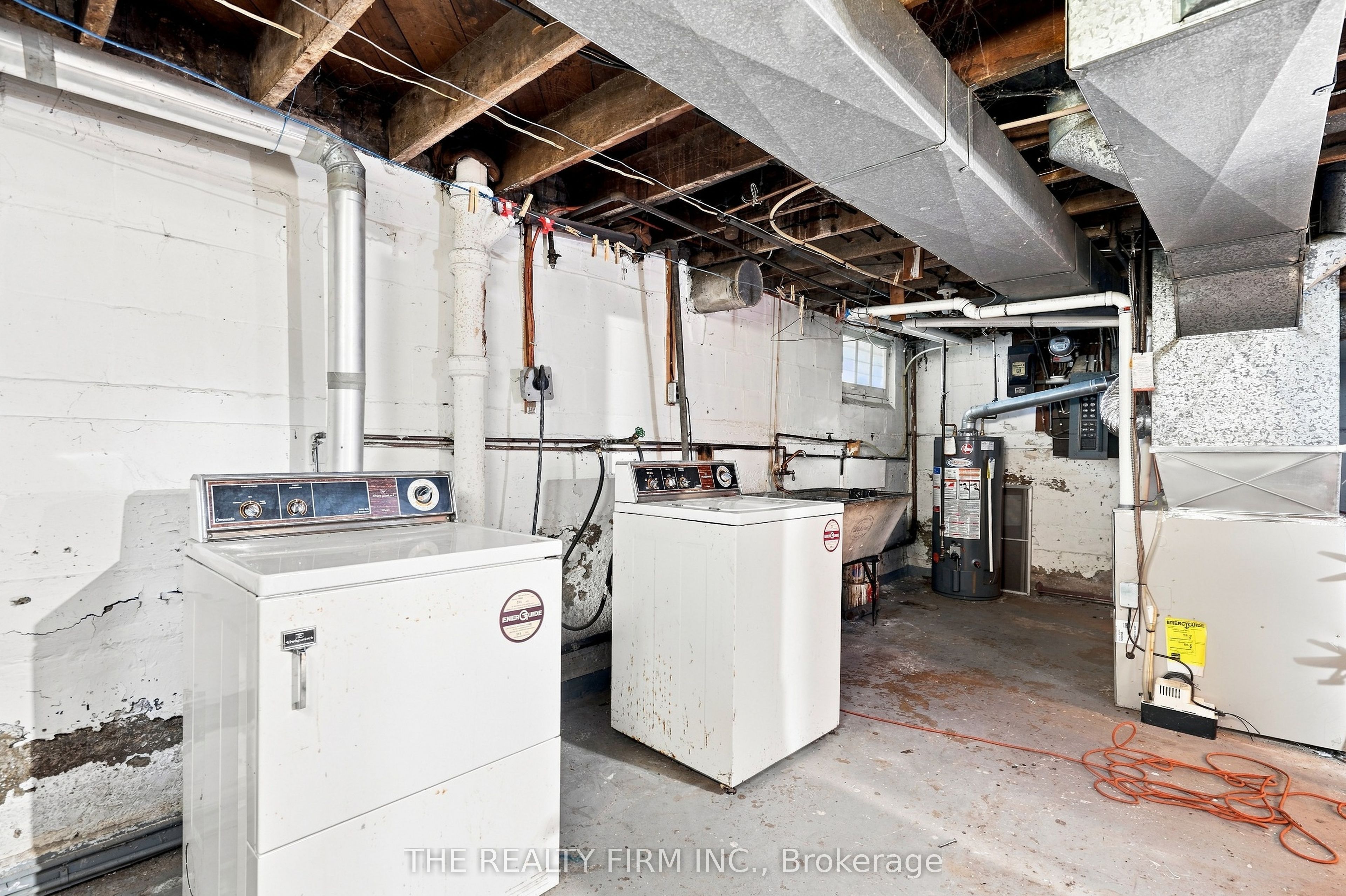 35 Wharncliffe Road S Property Photo 37