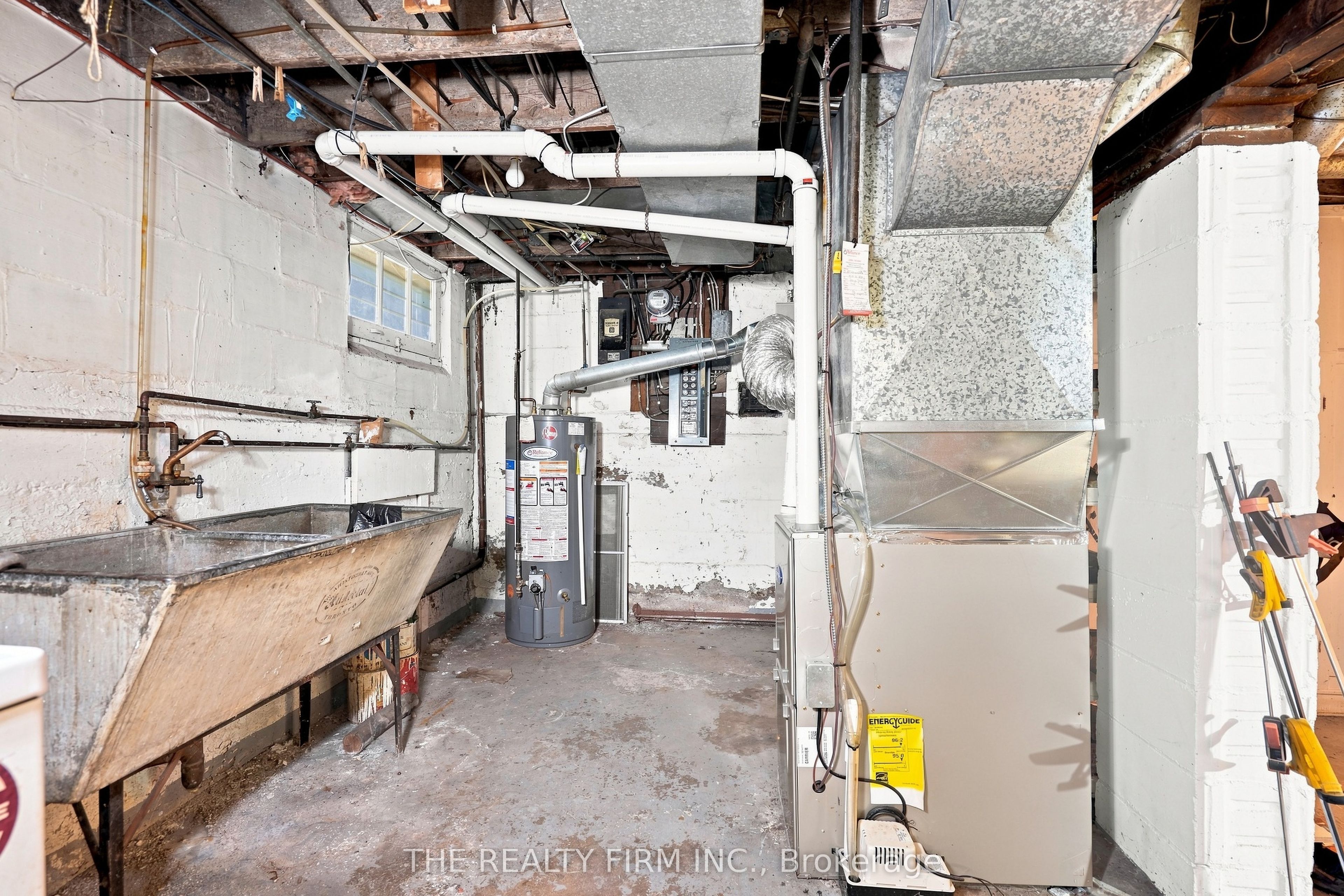 35 Wharncliffe Road S Property Photo 38