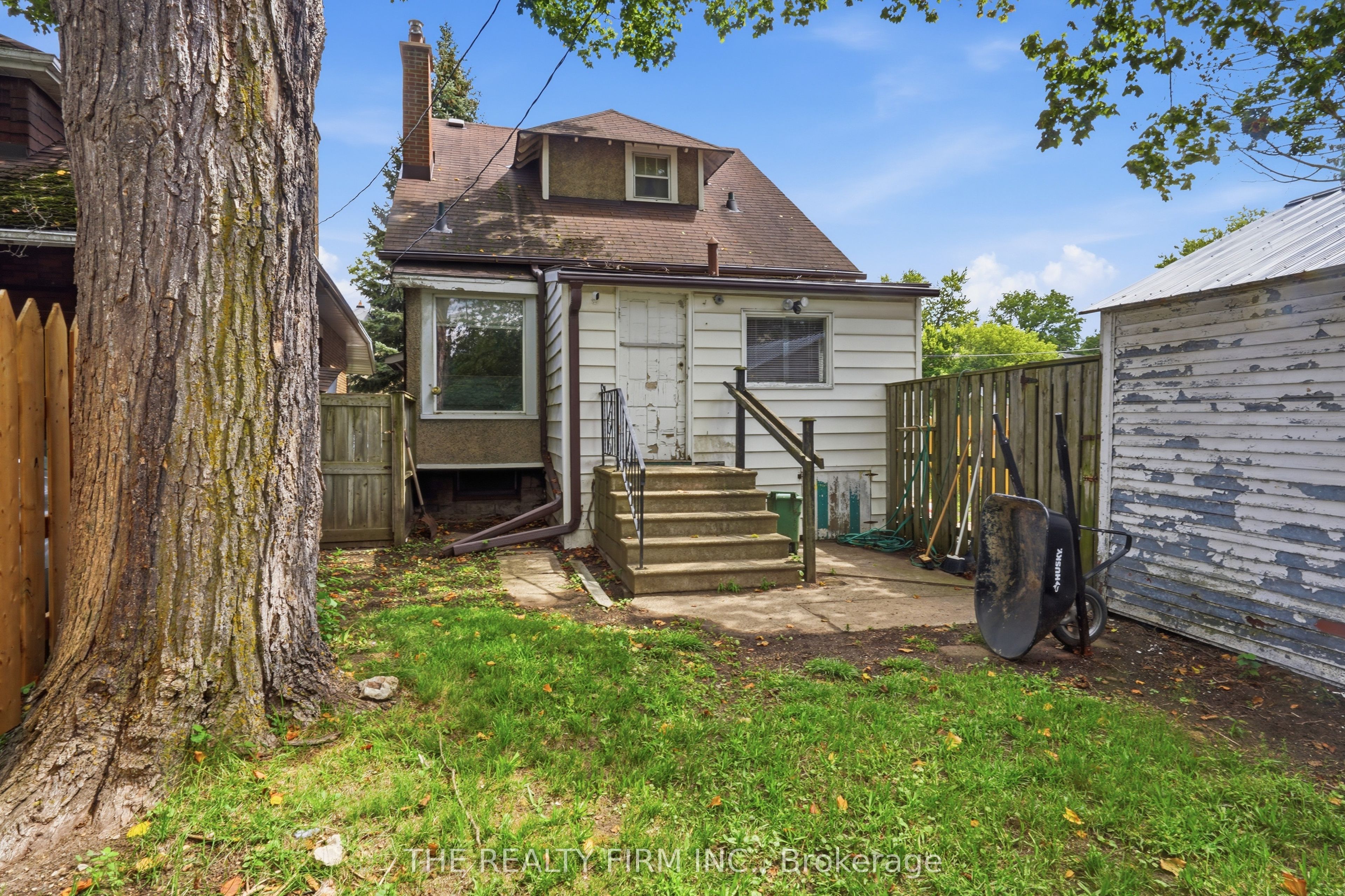 35 Wharncliffe Road S Property Photo 42
